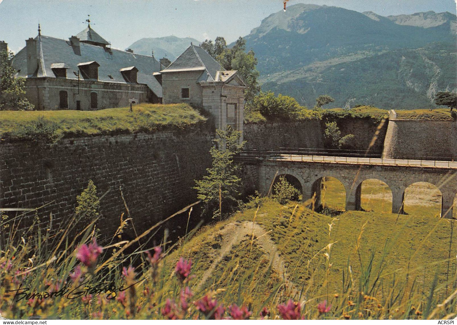 05 Montdauphin Place Forte Porte De Briançon (Scan R/V) N° 15 \MS9067 - Guillestre