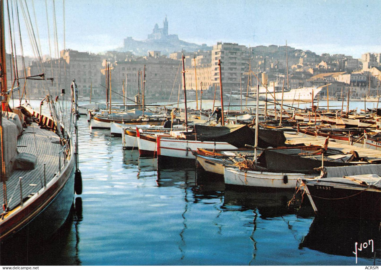 13 MARSEILLE Le Vieux Port Les Barques Et Bateaux De Pêche (Scan R/V) N° 63 \MS9092 - Vieux Port, Saint Victor, Le Panier