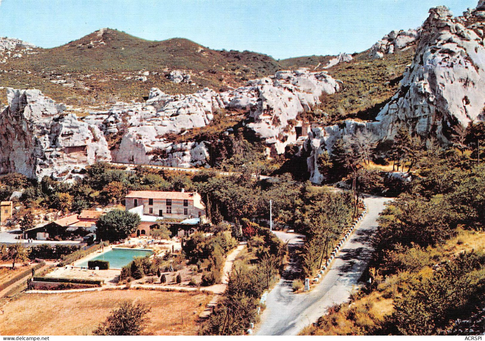 13 LES-BAUX-DE-PROVENCE L'Oustau Et La Baumanière (Scan R/V) N° 9 \MS9090 - Les-Baux-de-Provence