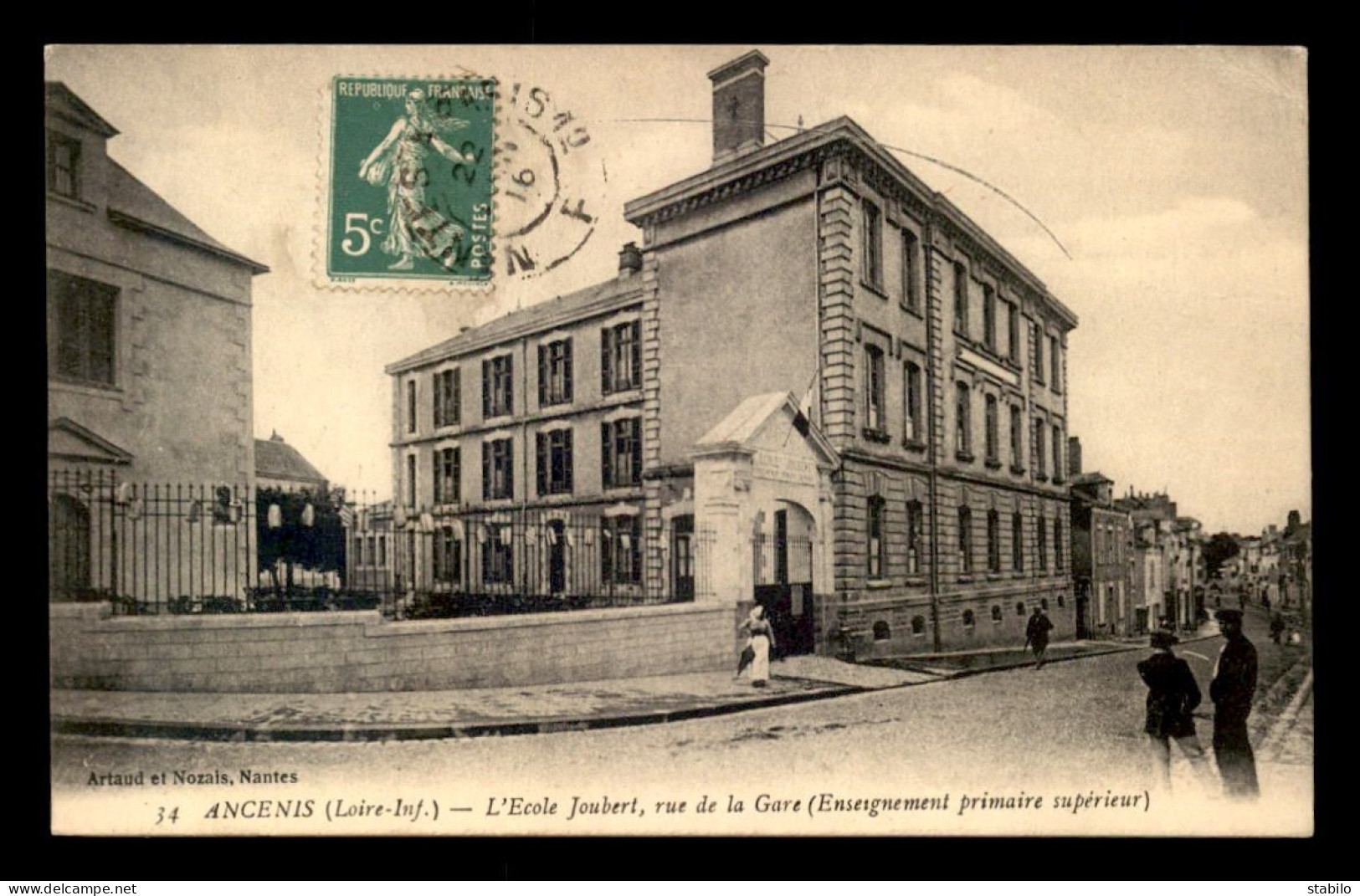 44 - ANCENIS - L'ECOLE JOUBERT RUE DE LA GARE - Ancenis