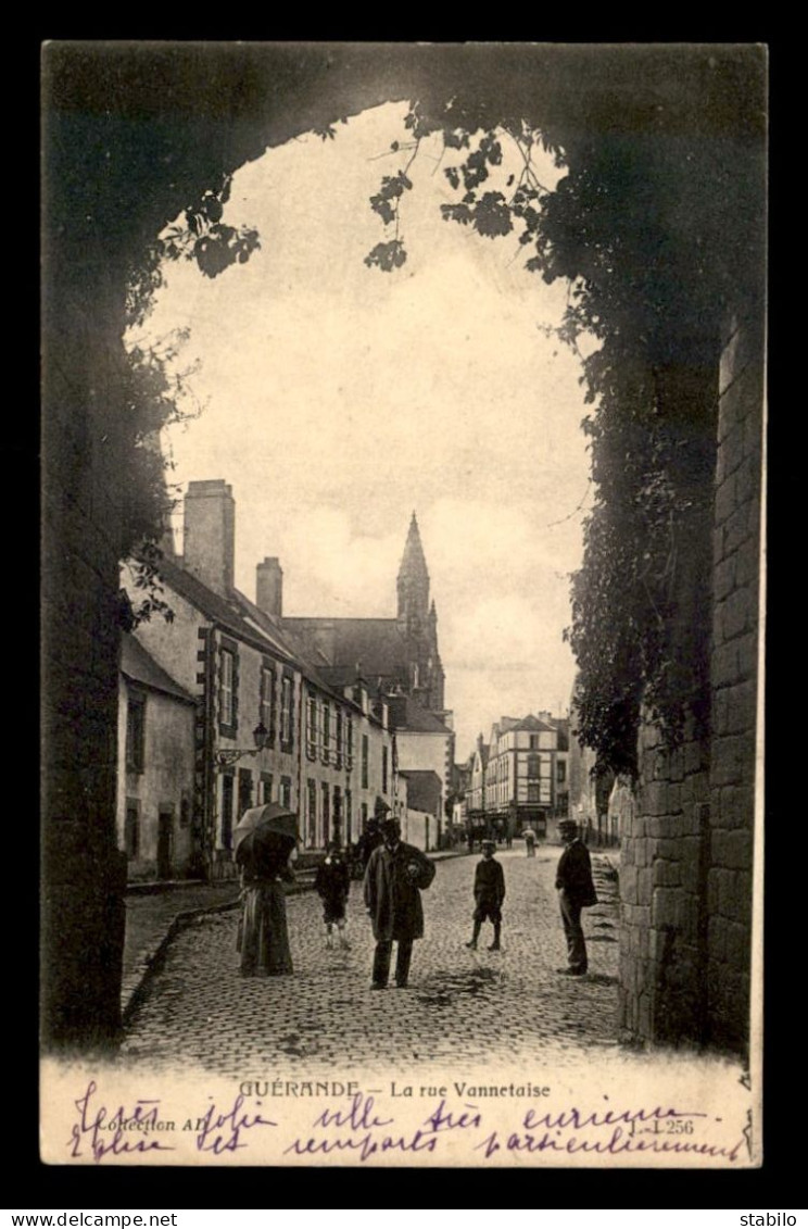 44 - GUERANDE - LA RUE VANNETAISE - Guérande