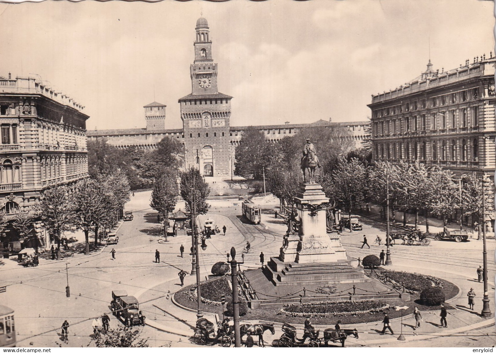 Milano Largo Cairoli Il Castello - Milano