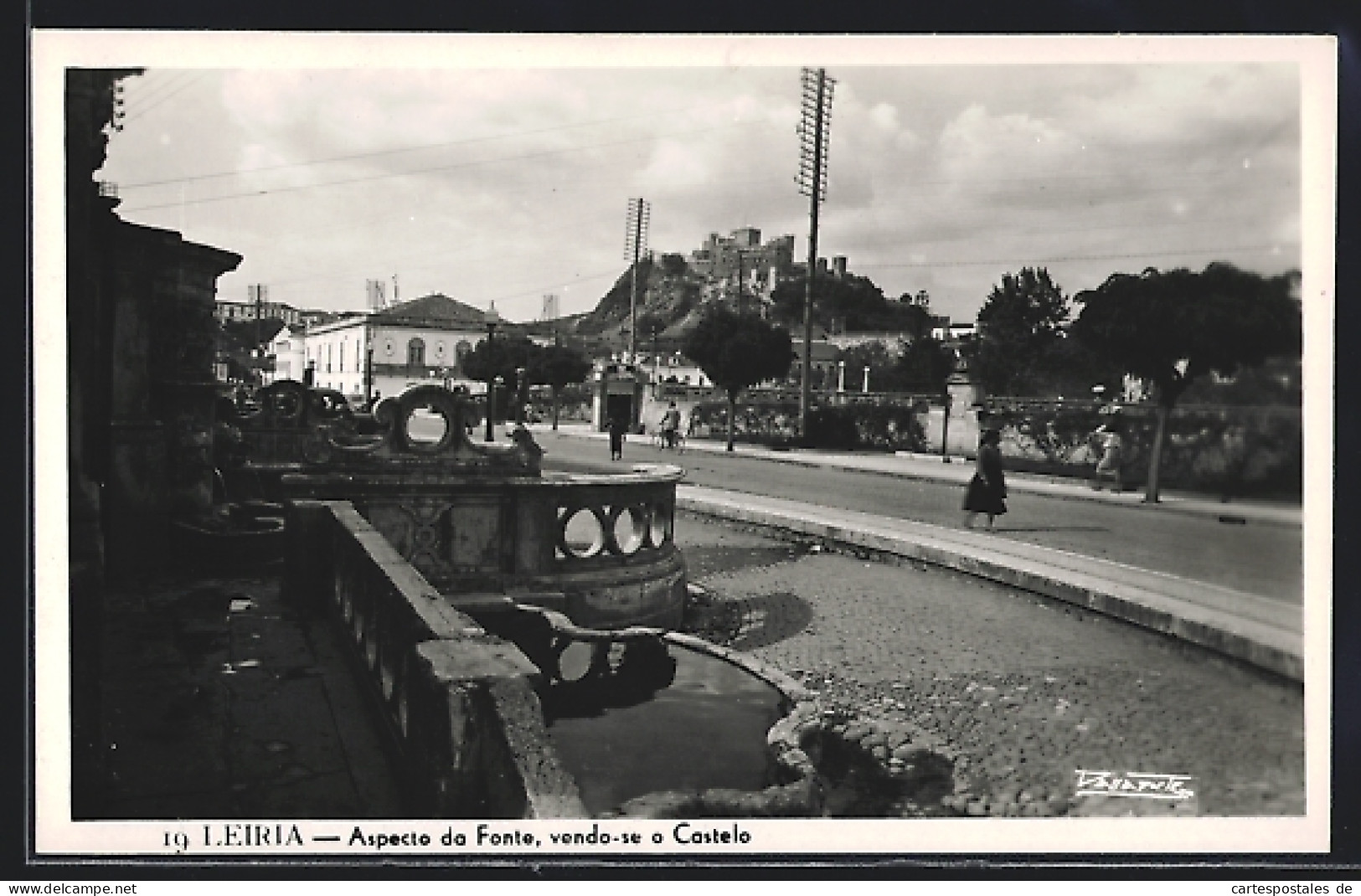 AK Leiria, Aspecto Da Fonte, Vendo-se O Castelo  - Leiria