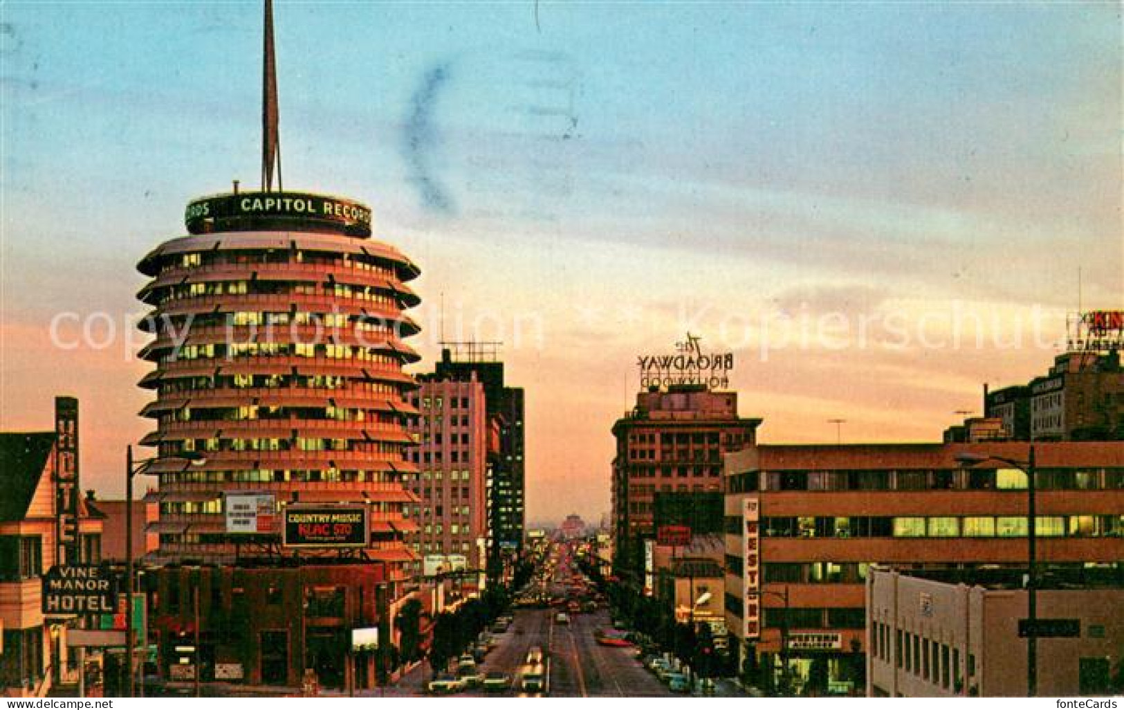 73766115 Hollywood California Vine Street At Night Capitol Record Building Holly - Other & Unclassified