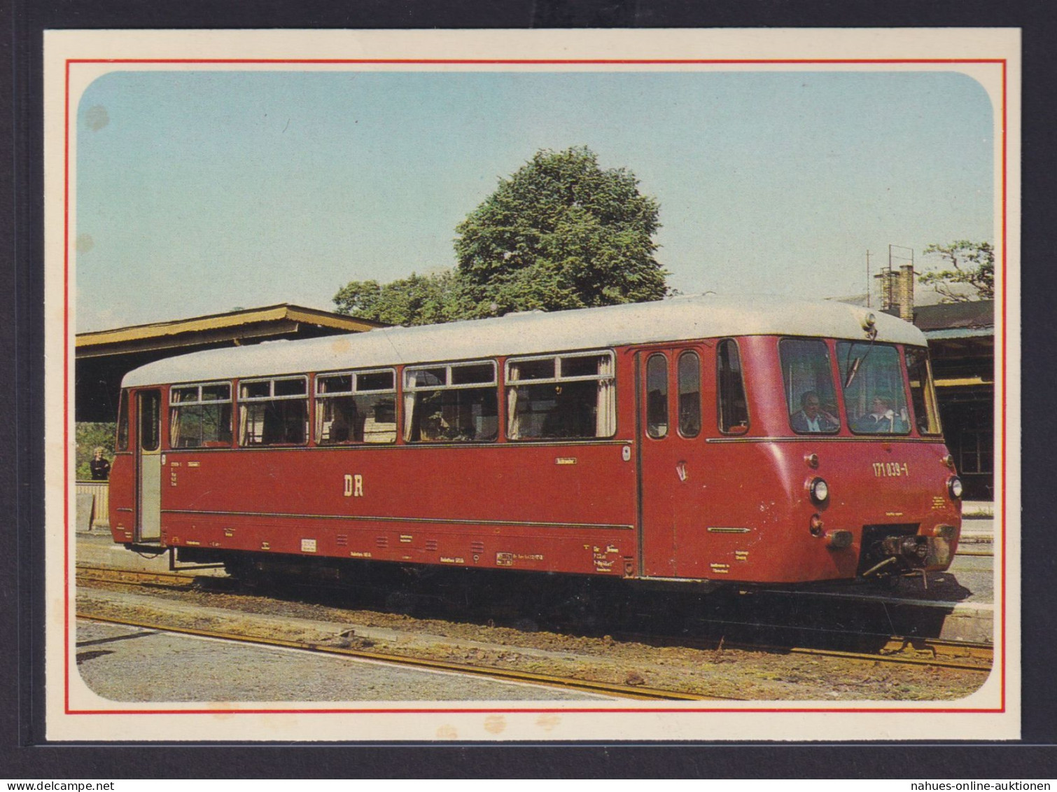 Ansichtskarte Eisenbahn Lokomotive Transport Verkehr Dieseltriebwagen Im Bahnhof - Altri & Non Classificati