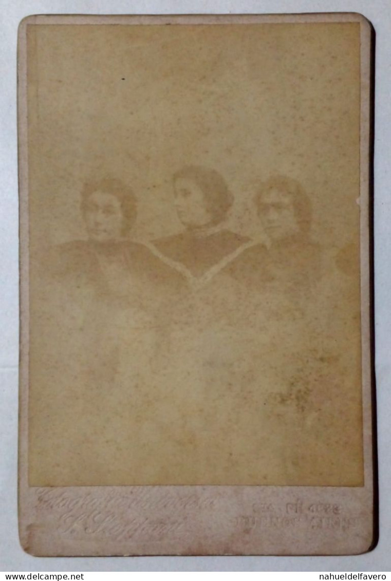 Photographie - Portrait De Trois Femmes. - Ancianas (antes De 1900)