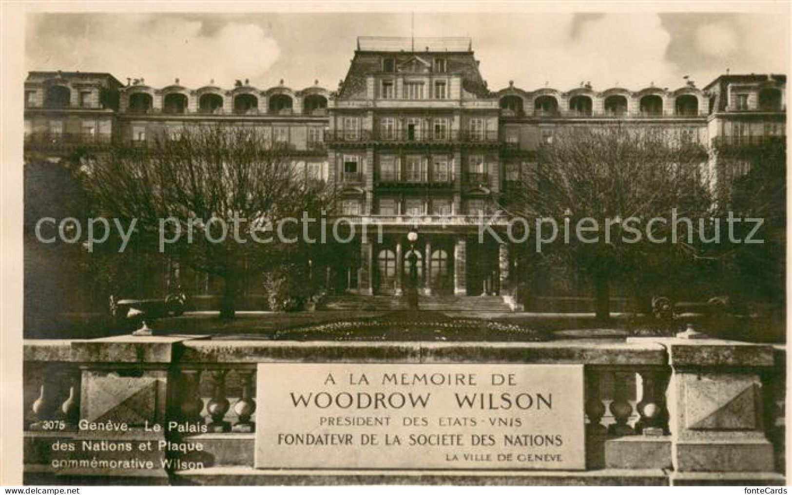 13738516 Geneve GE Le Palais Des Nations Et Plaque Commemorative Wilson A La Mem - Altri & Non Classificati