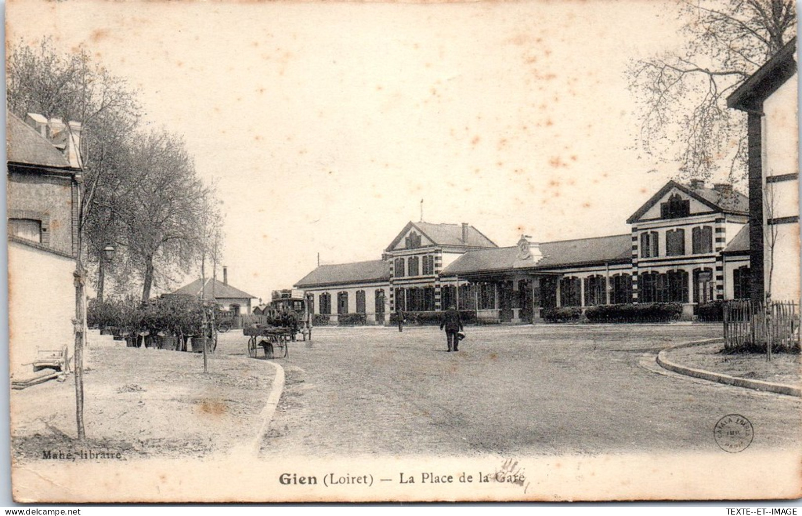 45 GIEN - La Place De La Gare.  - Gien