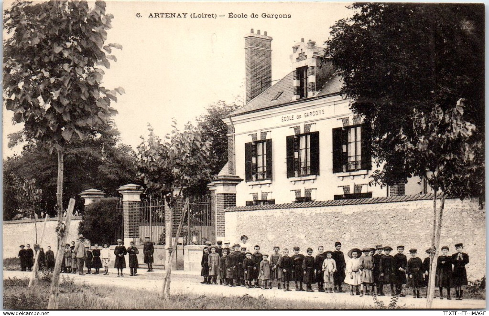 45 ARTENAY - école De Garcons  - Artenay