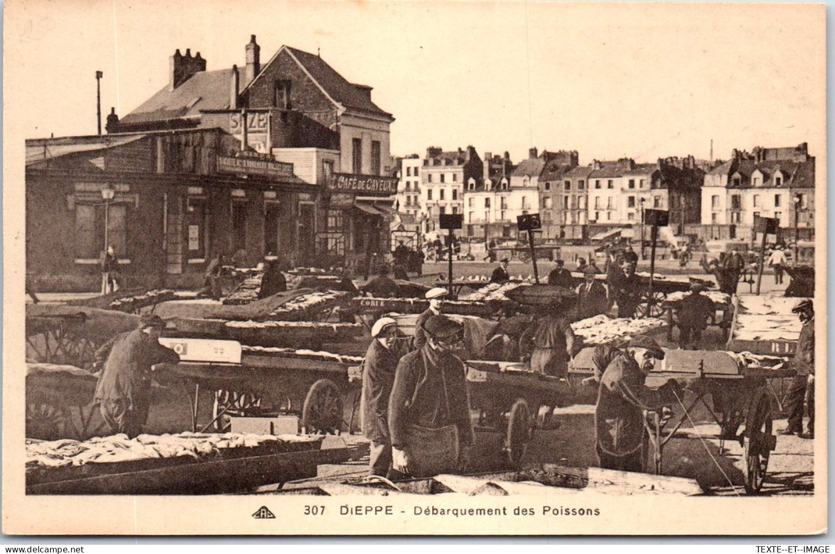 76 DIEPPE - Débarquement Des Poissons  - Other & Unclassified