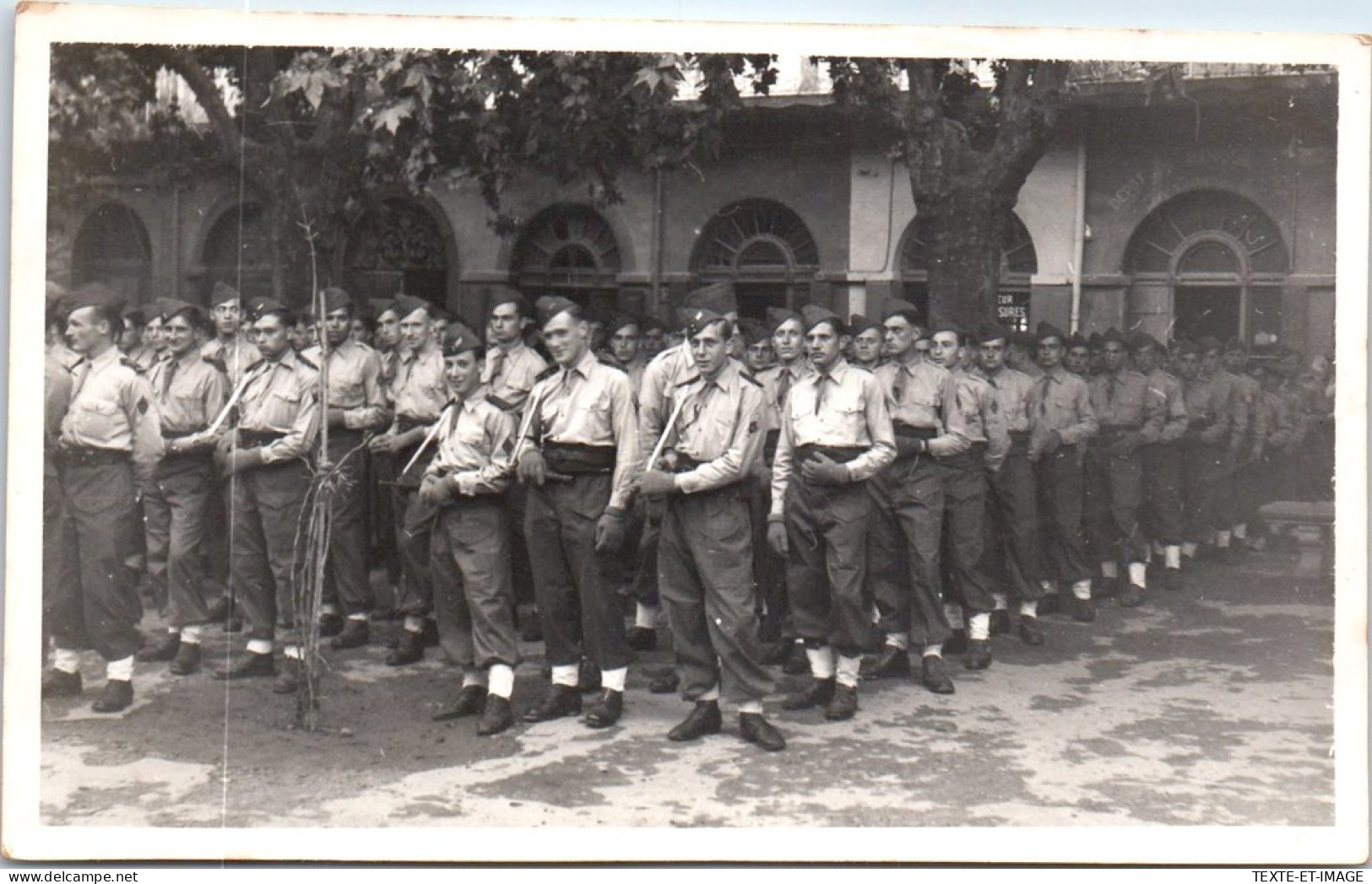 ALGERIE - MEDEA - CARTE PHOTO - Defile Du 3 Juin 1948 - Médéa