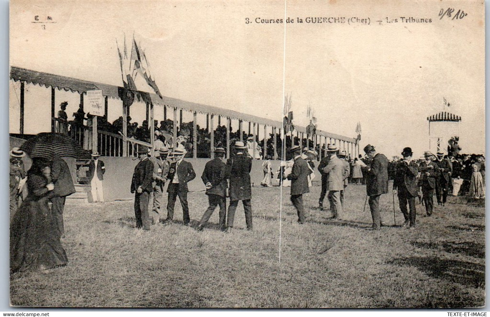 18 LA GUERCHE - Le Champ De Courses, Les Tribunes. - La Guerche Sur L'Aubois