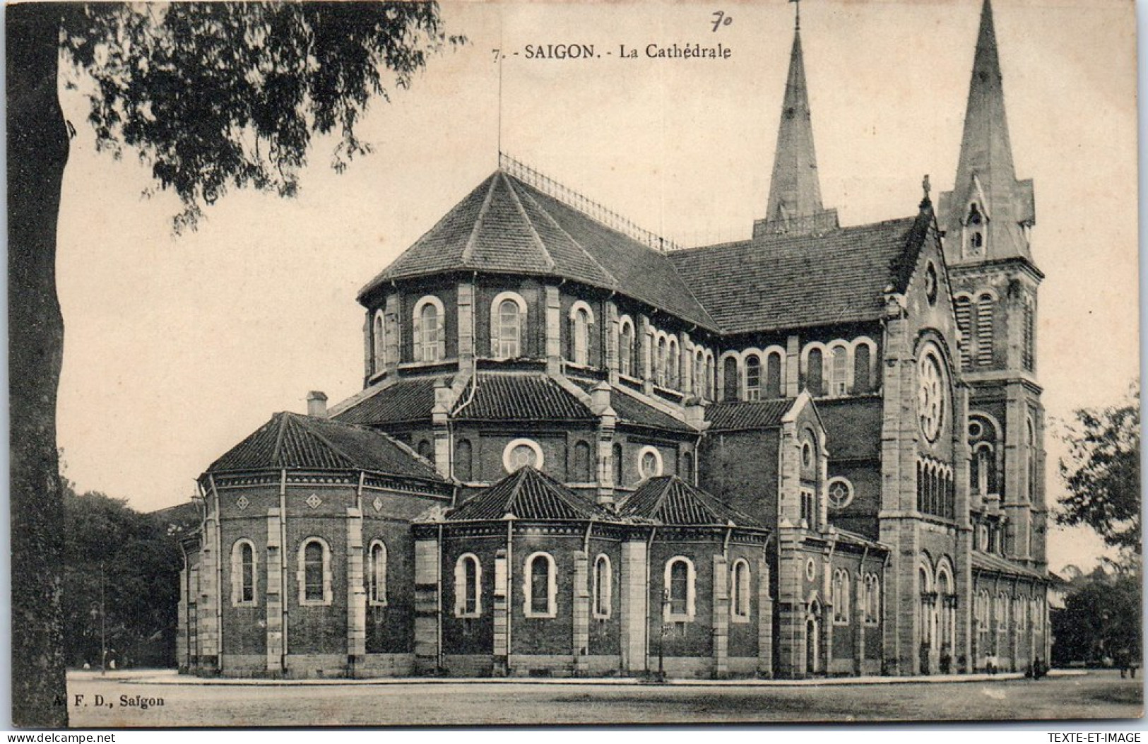 INDOCHINE - SAIGON - La Cathedrale, Vue D'ensemble. - Vietnam