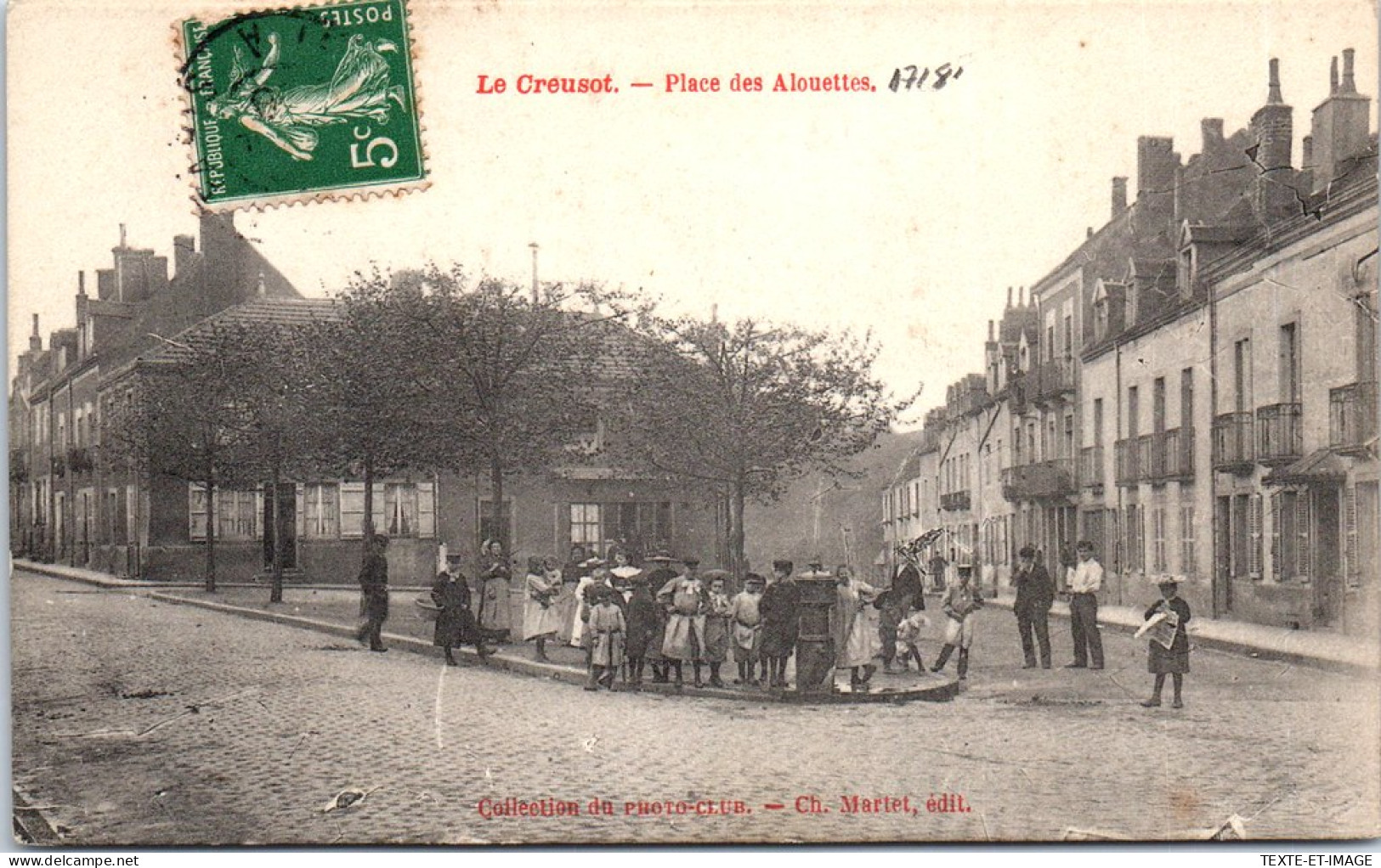 71 LE CREUSOT - La Place Des Alouettes. - Le Creusot