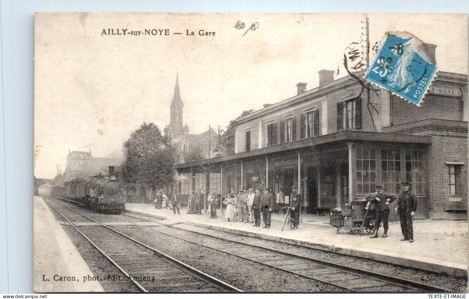 80 AILLY SUR NOYE - La Gare, L'arrivee D'un Train. - Ailly Sur Noye