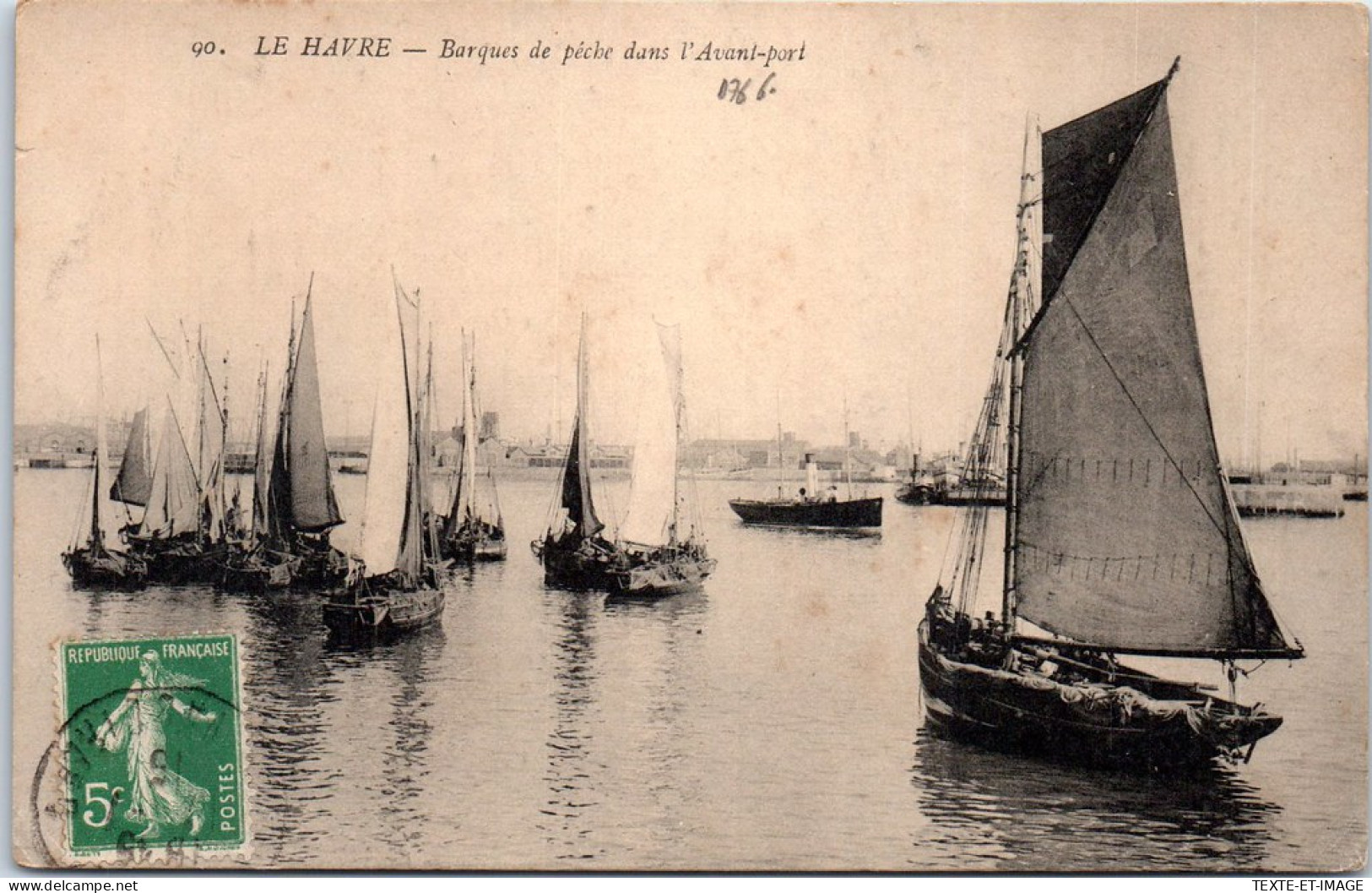 76 LE HAVRE - Barques De Peche Dans L'avant Port. - Unclassified