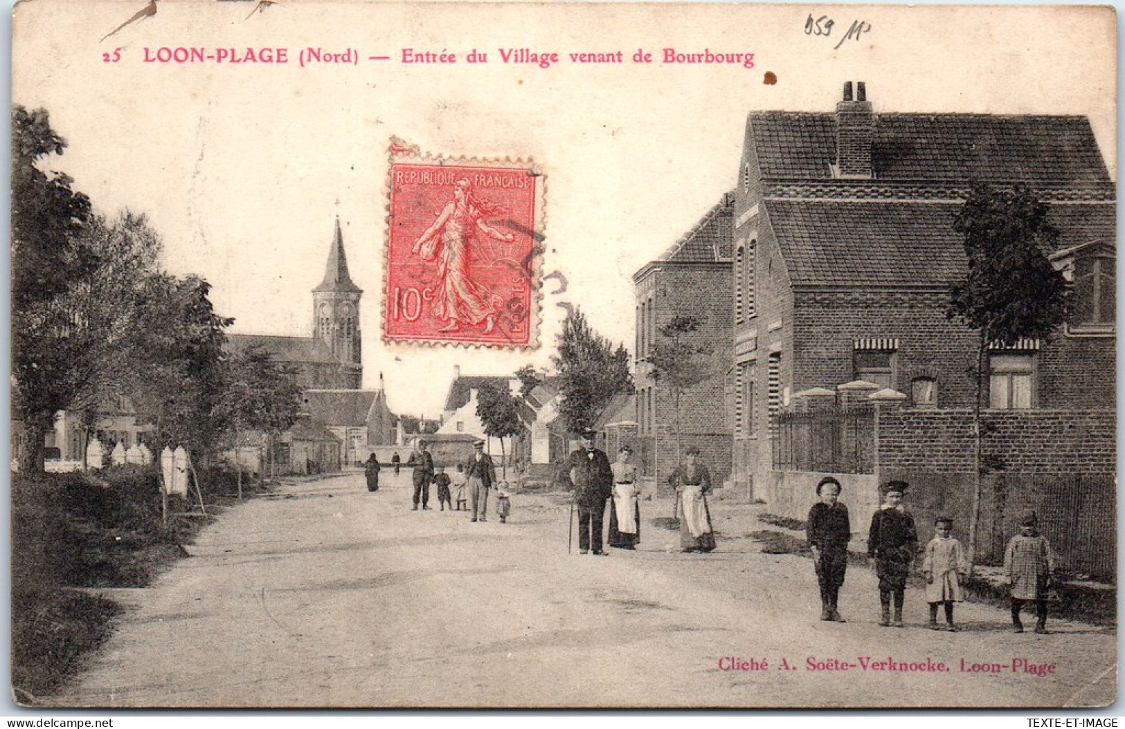 59 LOON PLAGE - Entree Du Village Venant De Bourbourg. - Autres & Non Classés