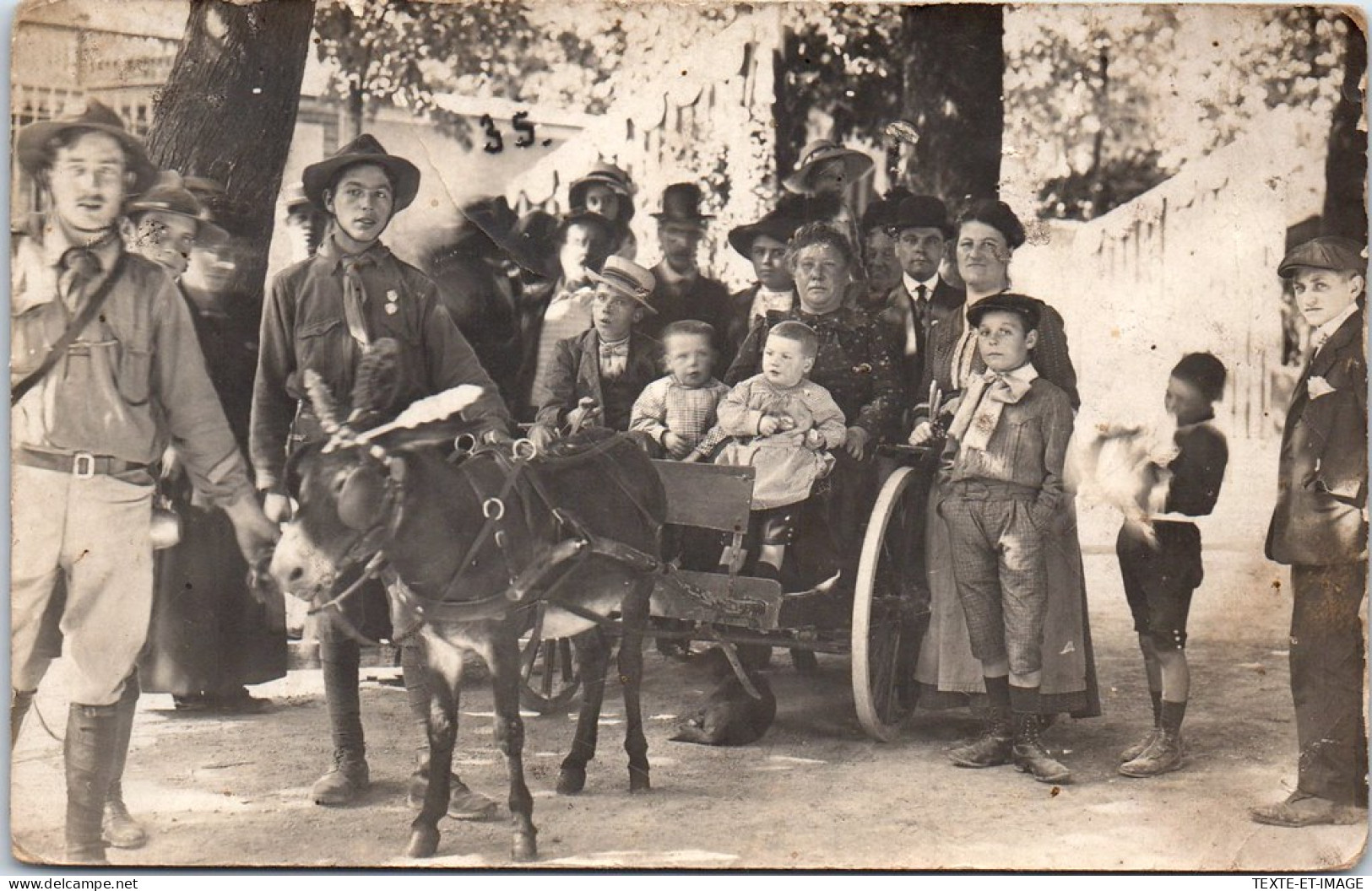 51 EPERNAY - CARTE PHOTO - Scouts Et Un Attelage  - Epernay