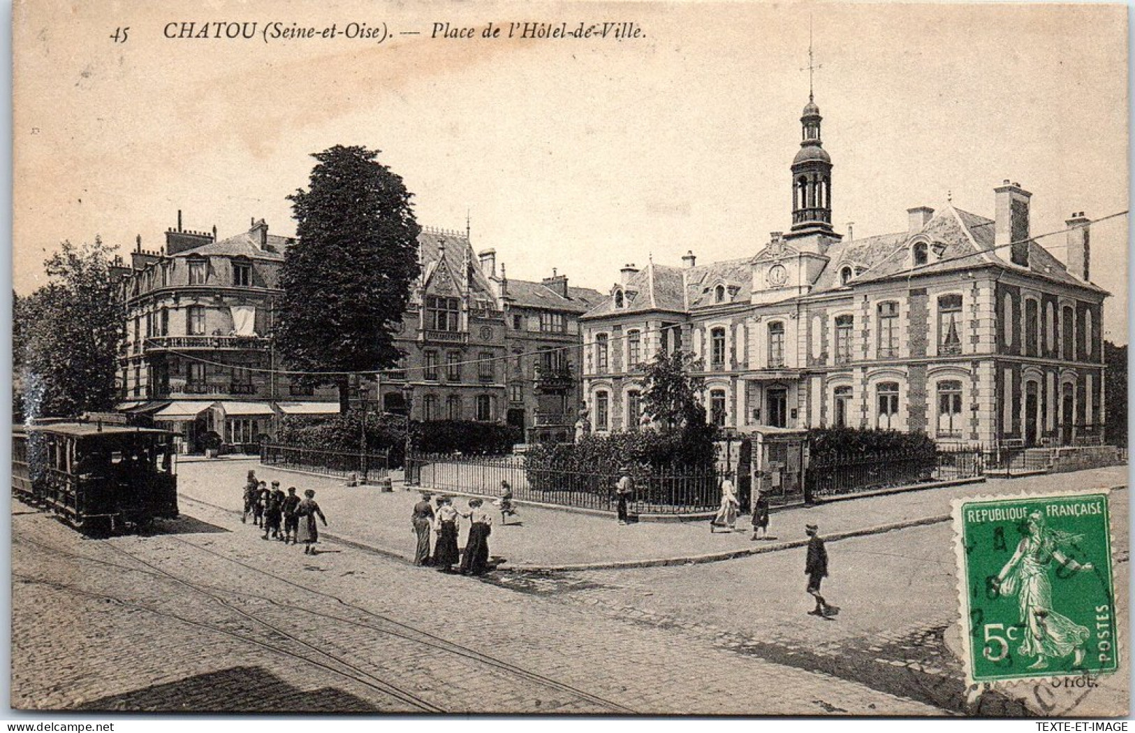 78 CHATOU - La Place De L'hotel De Ville. - Chatou