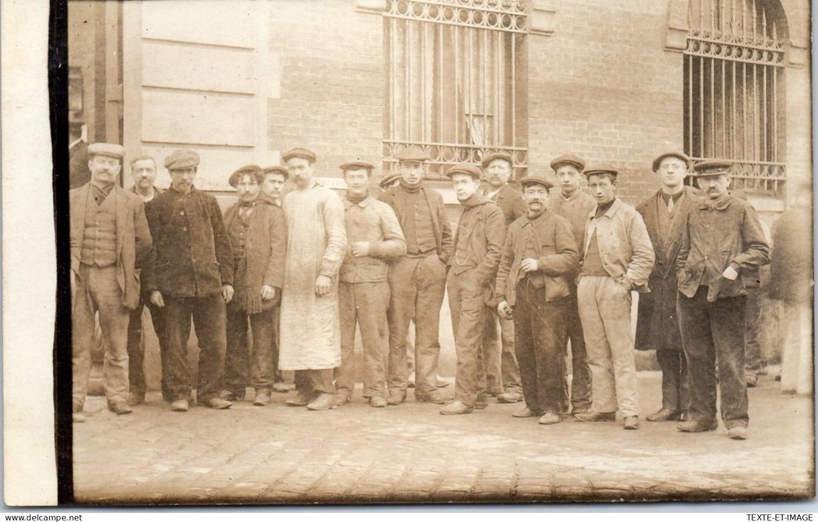 50 GRANVILLE - CARTE PHOTO - Groupe D'ouvriers (a Situer) - Granville