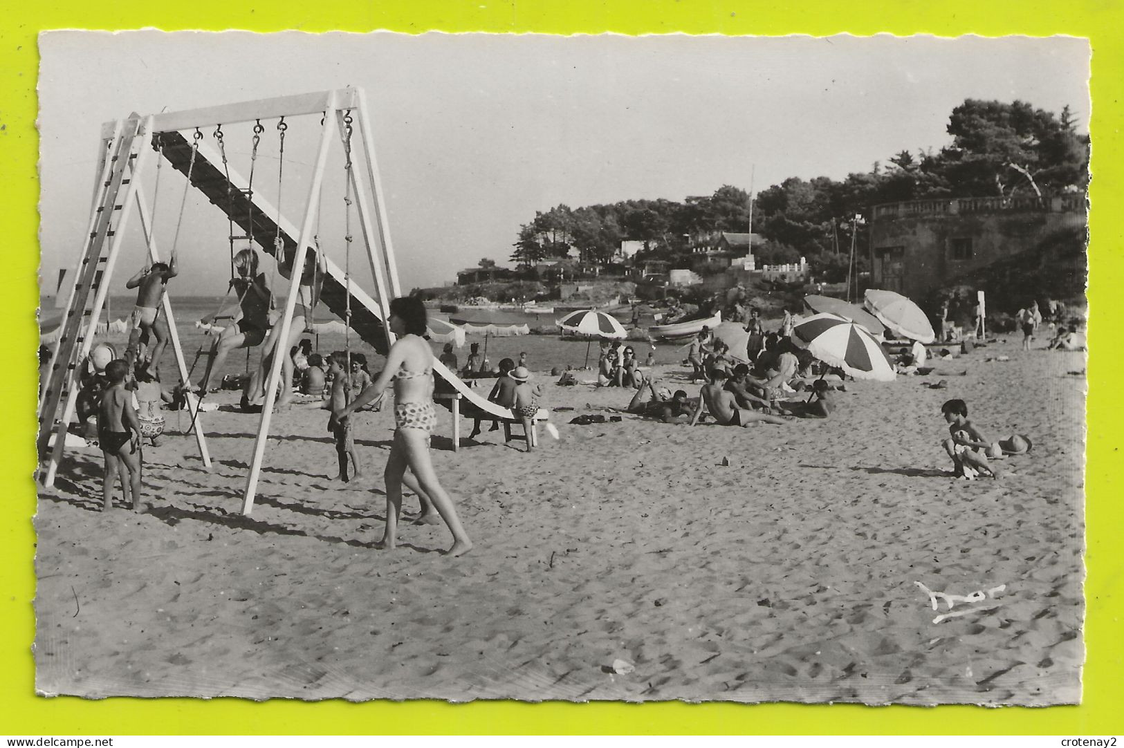 83 SAINT AYGULF En 1951 N°7496 La Plage Jeux Enfants Portique Toboggan Animée VOIR DOS - Saint-Aygulf