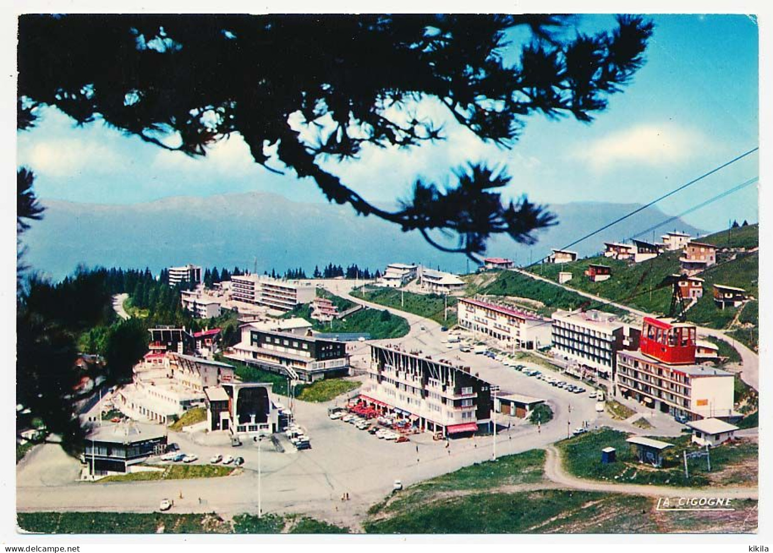 CPSM 10.5 X 15 Isère CHAMROUSSE Station Olympique  Vue Générale Du Recoin   Le Tétéphérique  La Station De Départ* - Chamrousse