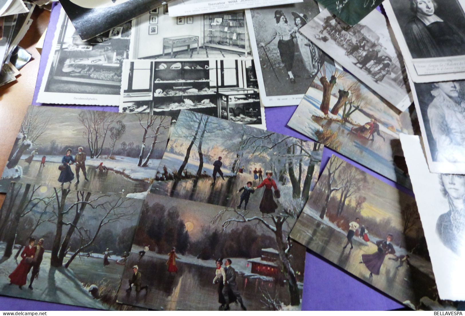 Lot varia ruim  stuks   vnl postkaarten cpsm en cpa ook  recentere thema Publi kaarten , fotokaarten en diversen items