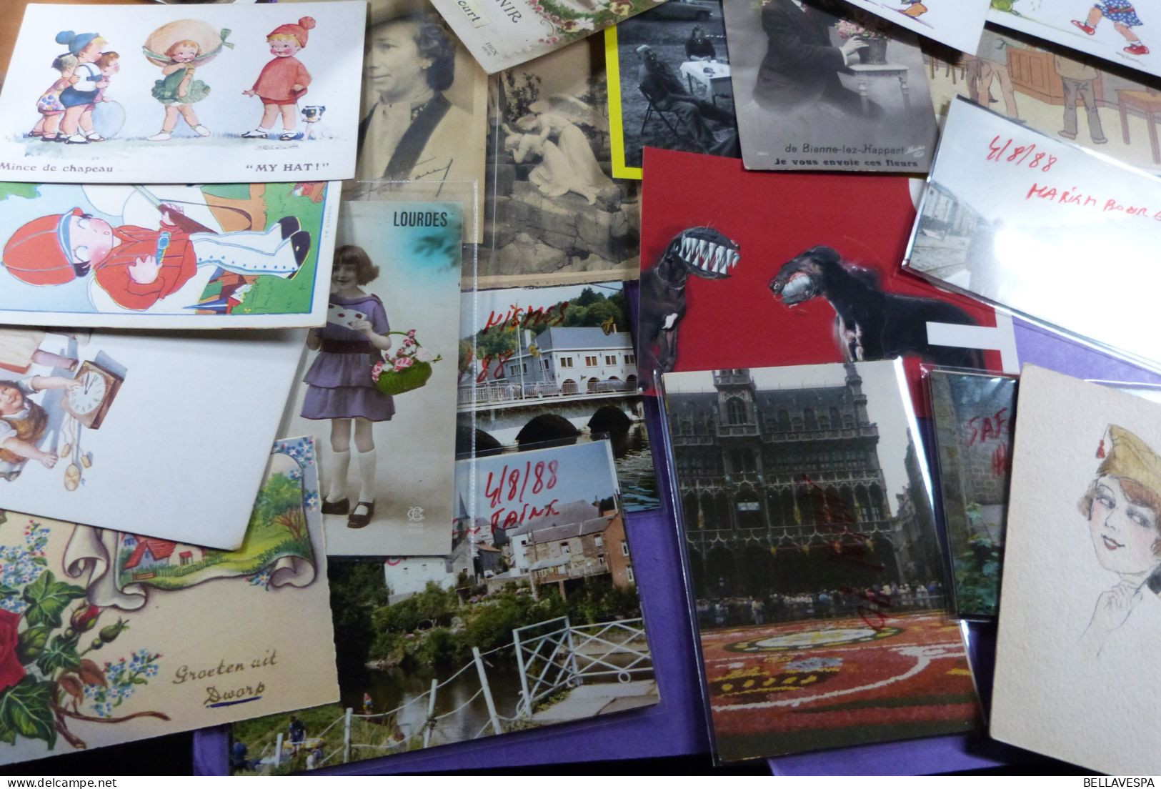 Lot varia ruim  stuks   vnl postkaarten cpsm en cpa ook  recentere thema Publi kaarten , fotokaarten en diversen items