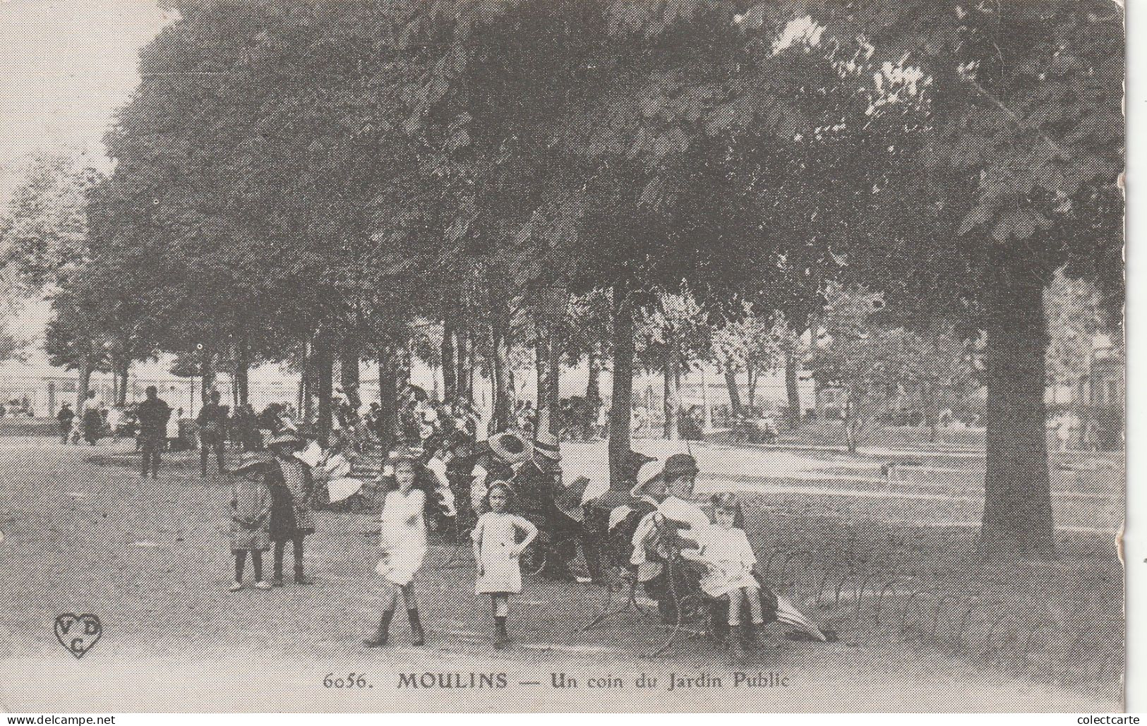 MOUILNS  Un Coin Du Jardin Public  (Reproduction) - Moulins