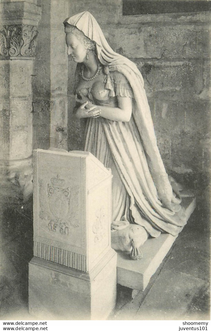 CPA Saint Denis-Abbaye-Statue Marie Antoinette    L1072 - Saint Denis