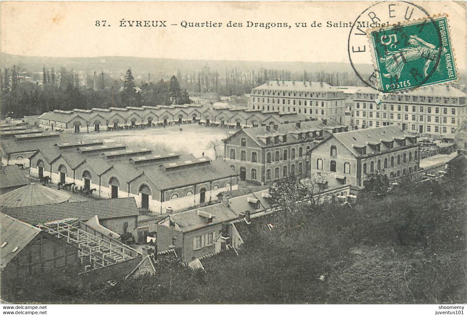 CPA Evreux-Quartier Des Dragons-Timbre   L1062 - Evreux