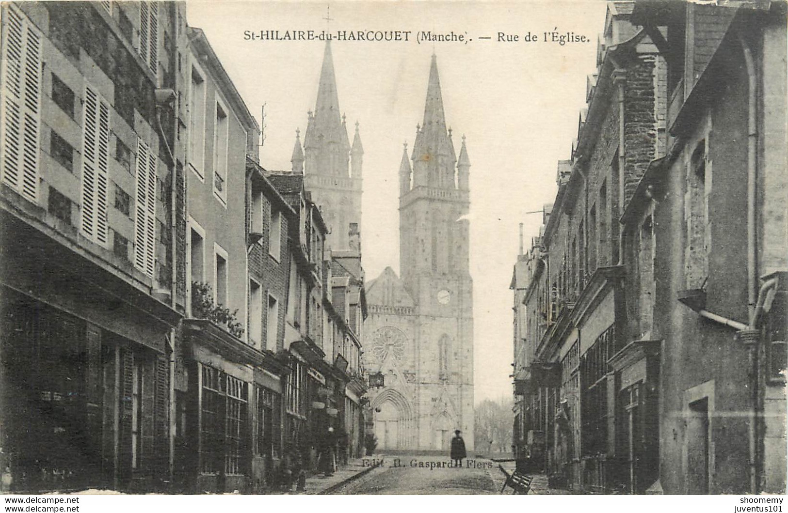 CPA St Hilaire Du Harcouet-Rue De L'église    L1050 - Saint Hilaire Du Harcouet