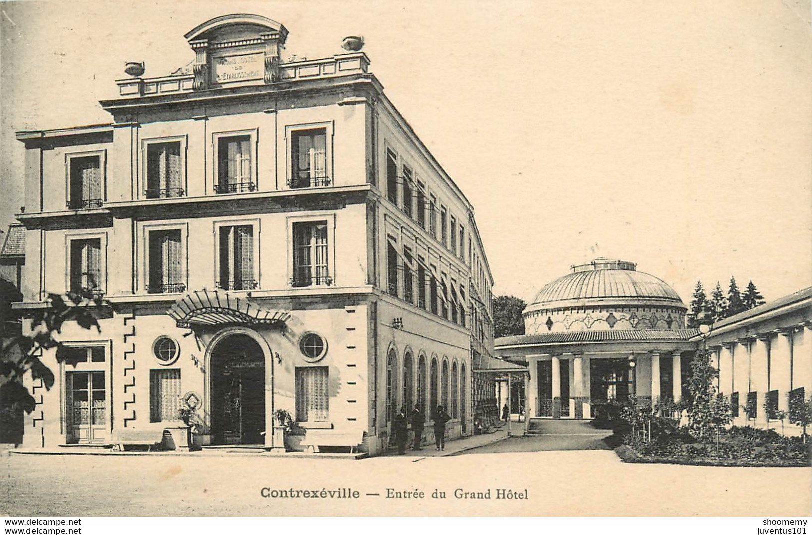 CPA Contrexeville-Entrée Du Grand Hôtel-Timbre     L1050 - Contrexeville