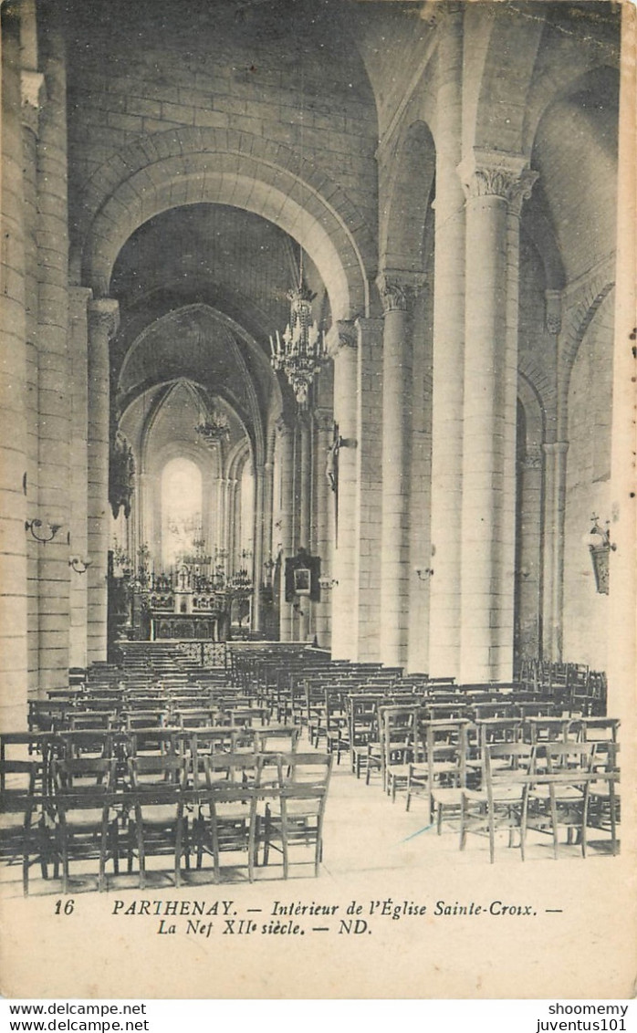 CPA Parthenay-Intérieur De L'église Sainte Croix      L1101 - Parthenay