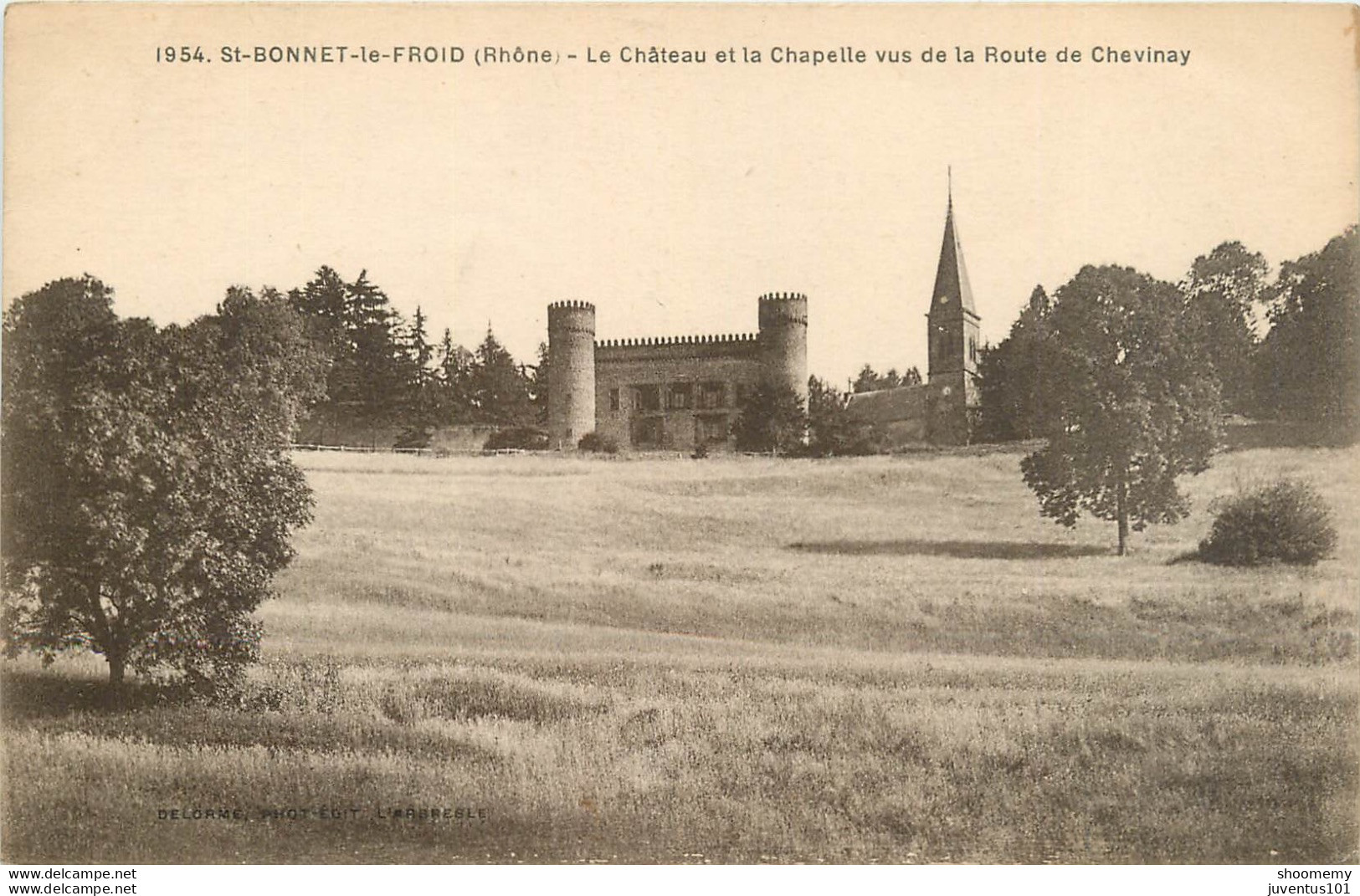 CPA Saint Bonnet Le Froid-Le Château Et La Chapelle Vus De La Route De Chevinay       L1093 - Other & Unclassified