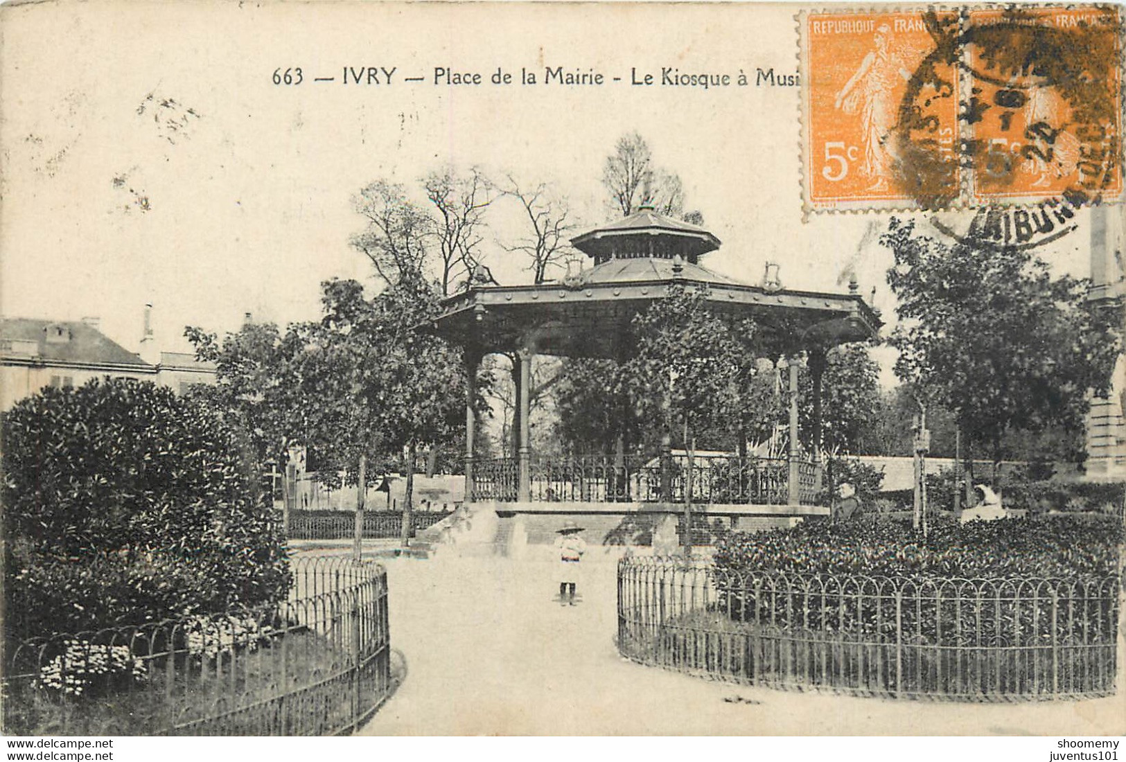 CPA Ivry-Place De La Mairie-Le Kiosque-Timbre    L1270 - Ivry Sur Seine