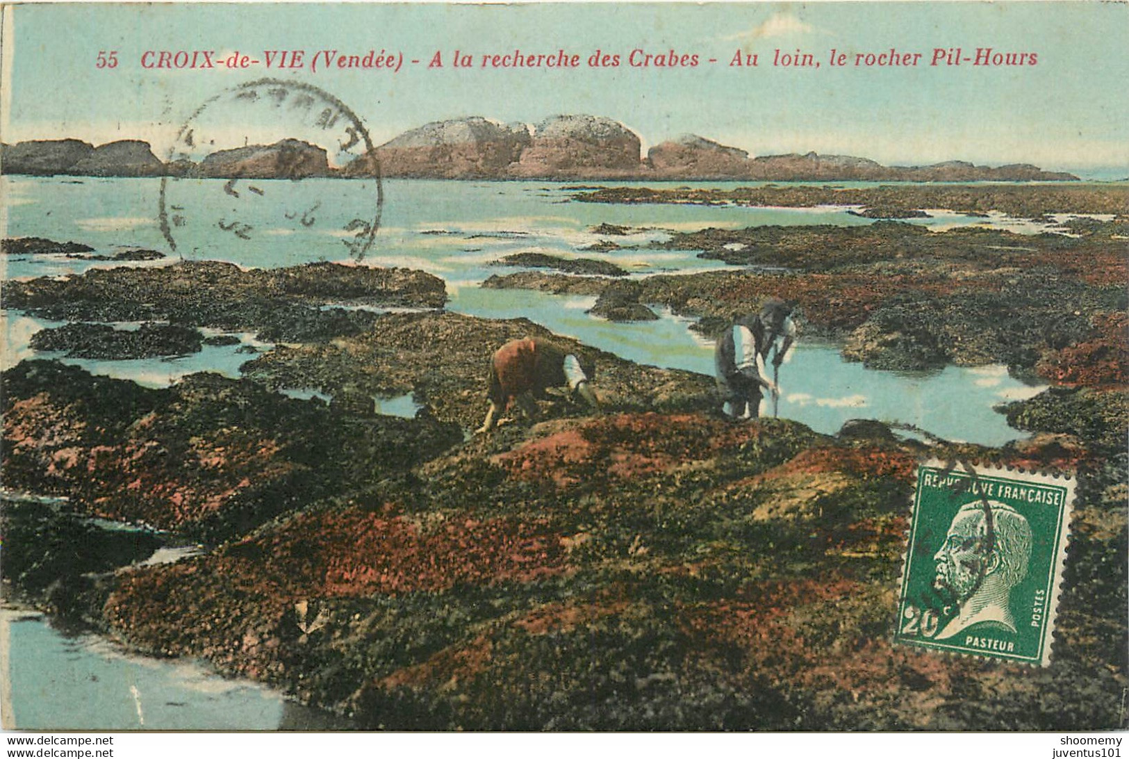 CPA Croix De Vie-A La Recherche Des Crabes-Au Loin Le Rocher Pil Hours-Timbre   L1260 - Altri & Non Classificati