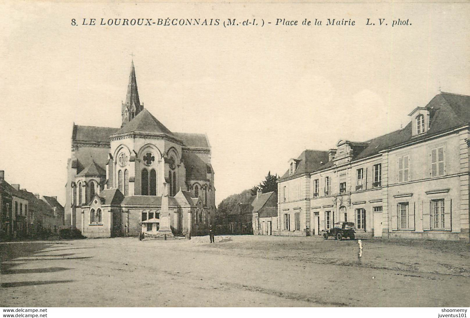 CPA Le Louroux Béconnais-Place De La Mairie    L1467 - Le Louroux Beconnais