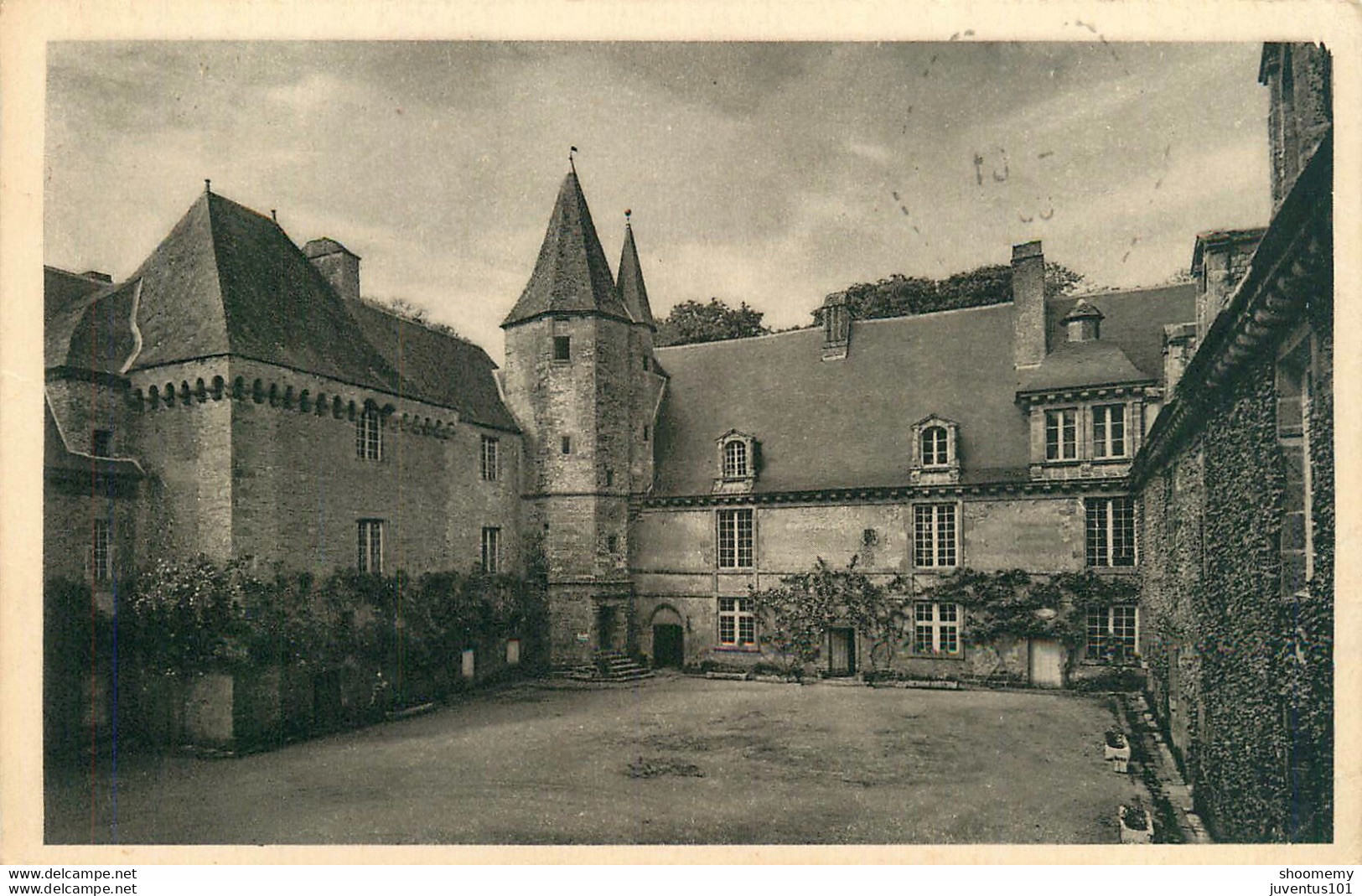 CPA Château De Carrouges-La Cour-Timbre    L1459 - Carrouges