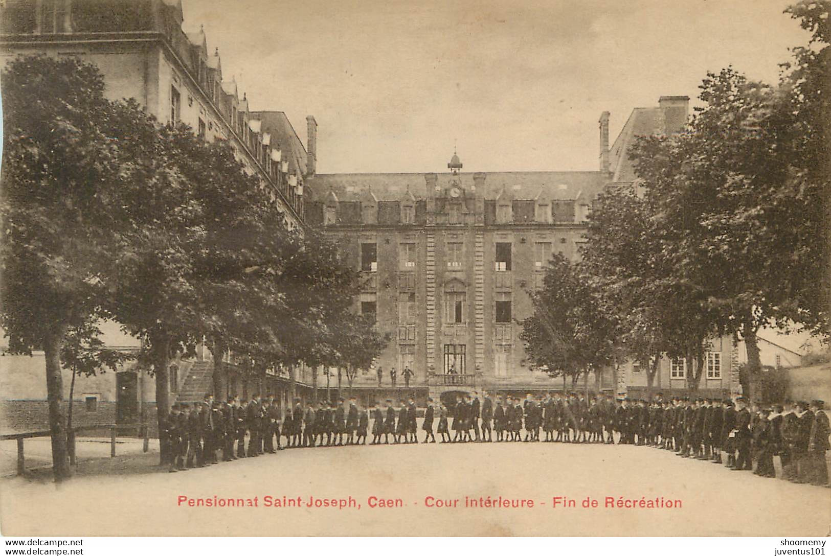 CPA Pensionnat Saint Joseph-Caen-Cour Intérieure-Fin De Récréation      L1425 - Caen