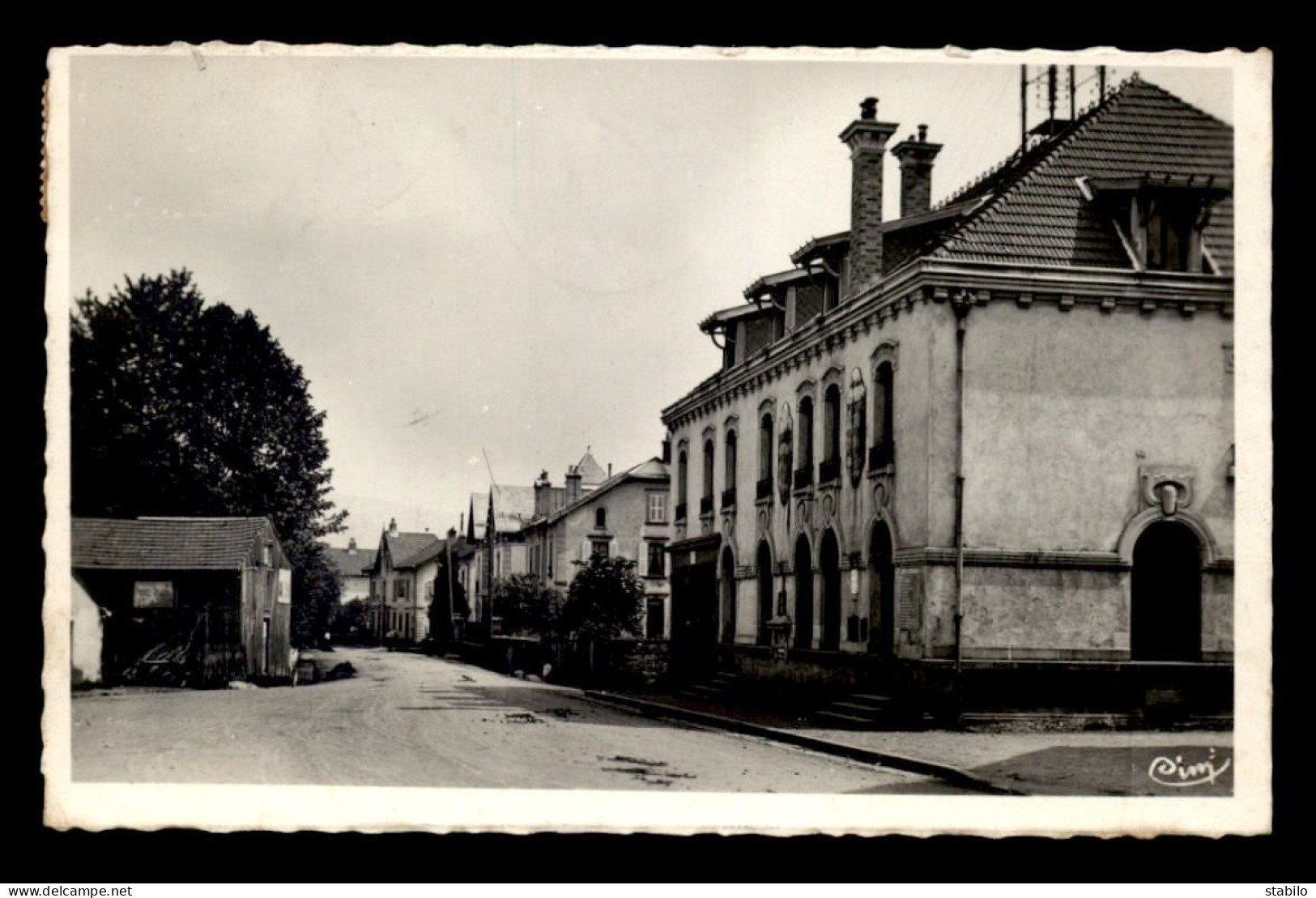 88 - LE THILLOT - LA POSTE ET RUE DU MENIL - Le Thillot