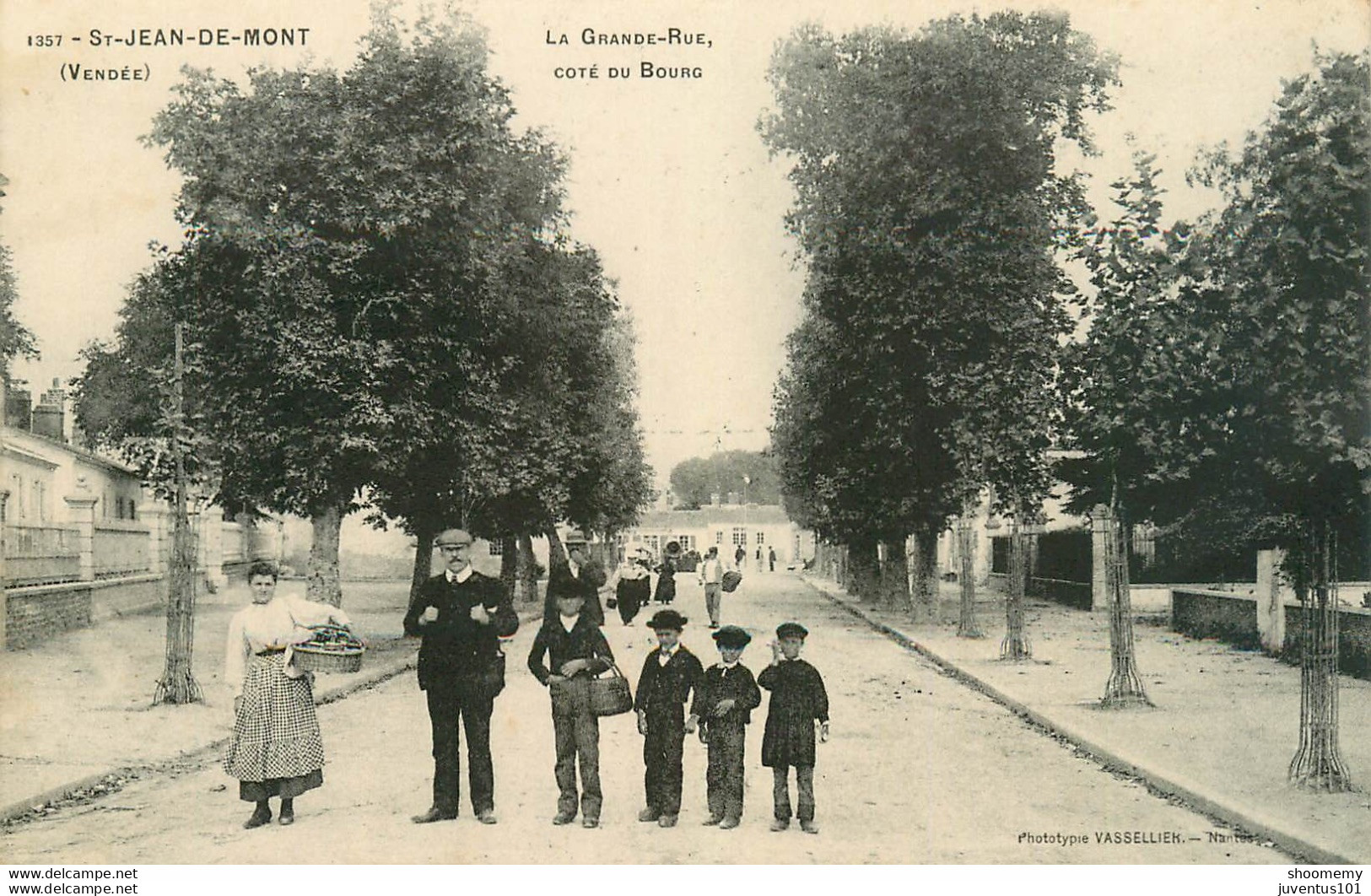 CPA Saint Jean De Monts-La Grande Rue Côte Du Bourg    L1493 - Saint Jean De Monts