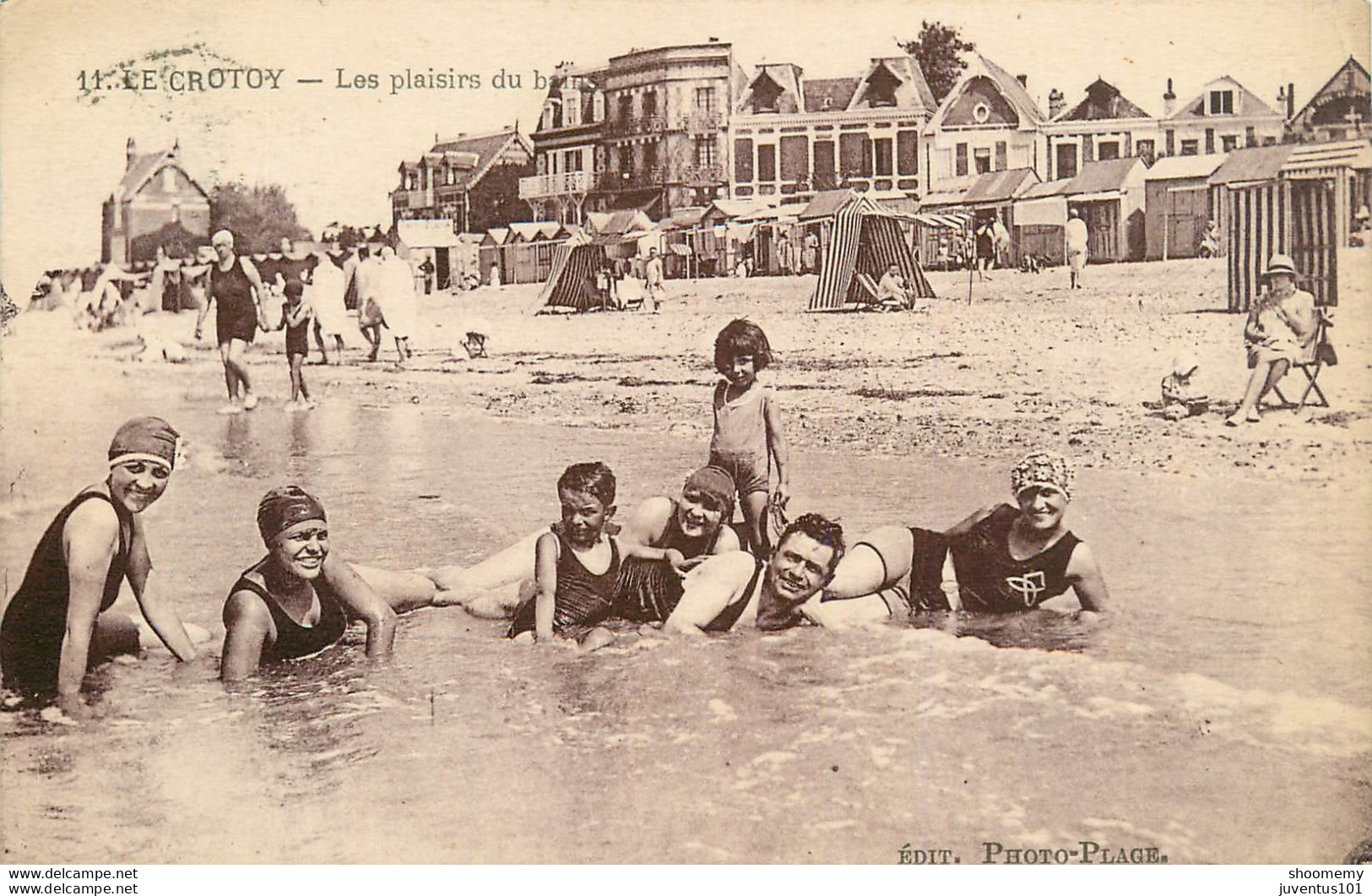 CPA Le Crotoy-Les Plaisirs Du Bain-11-Timbre     L1812 - Le Crotoy