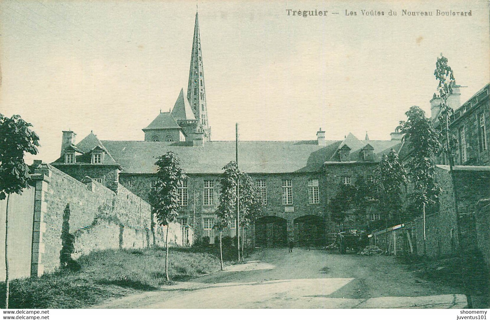 CPA Tréguier-Les Vôutes Du Nouveau Boulevard     L1802 - Tréguier