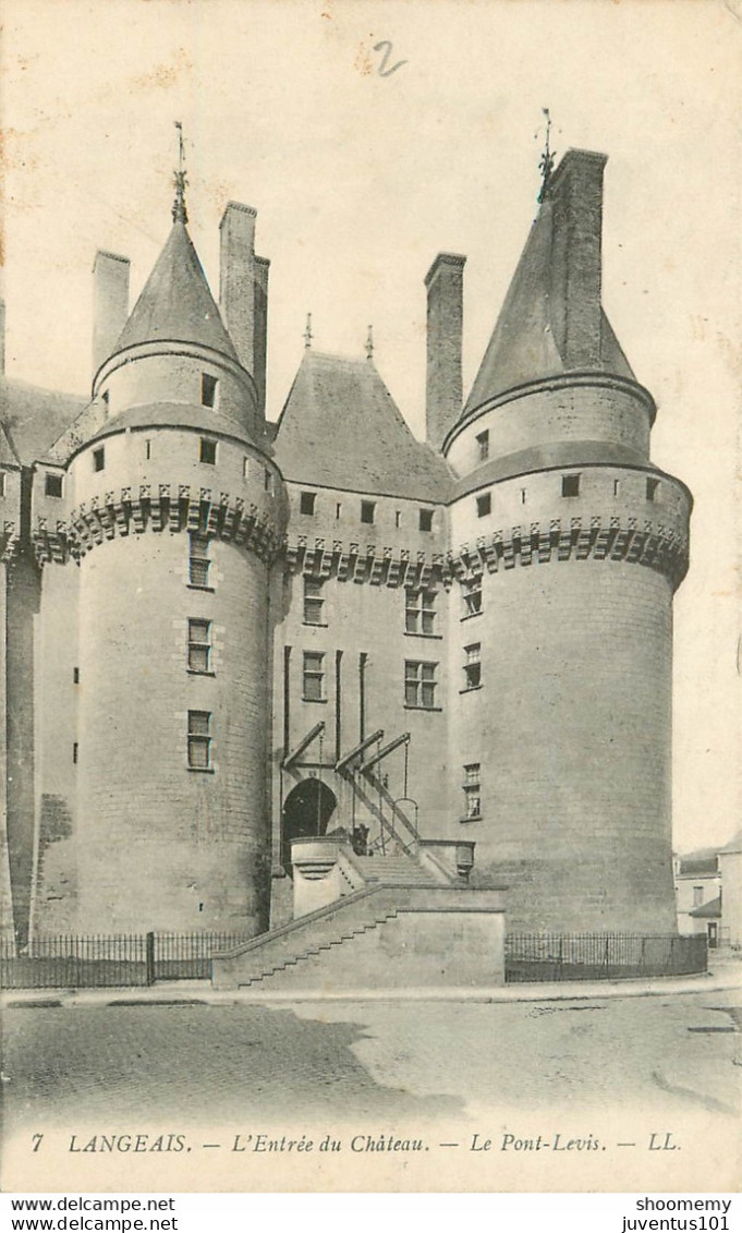 CPA Langeais-L'entrée Du Château-Le Pont Levis-7      L1765 - Langeais