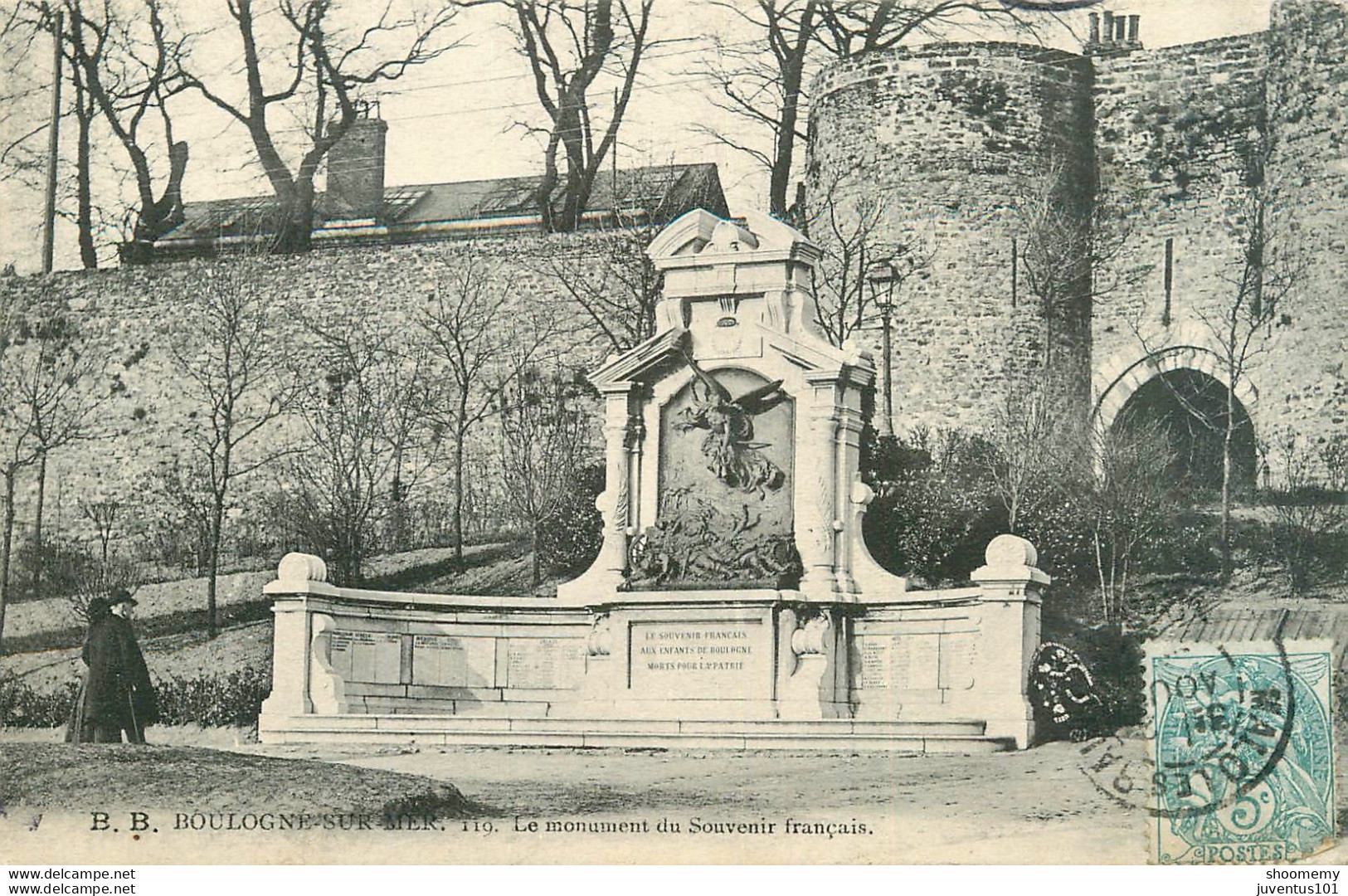 CPA Boulogne Sur Mer-Le Monument Du Souvenir Français-Timbre     L1990 - Boulogne Sur Mer