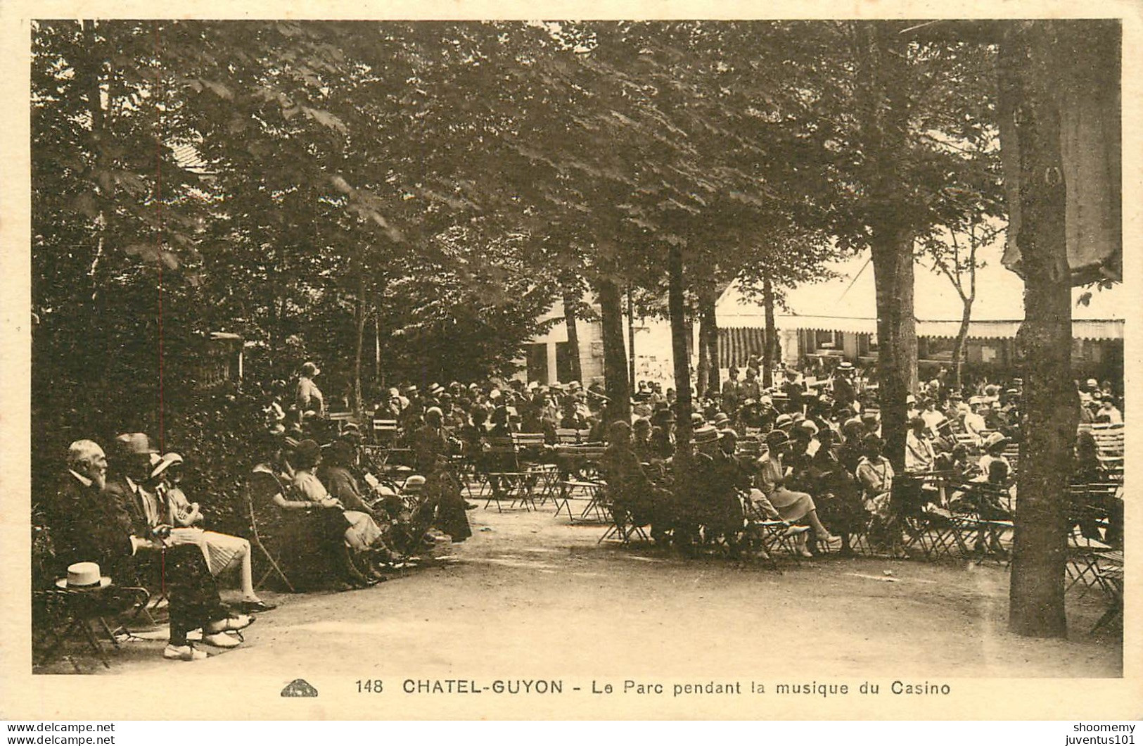CPA Chatel-Guyon-Le Parc Pendant La Musique Du Casino-148      L2138 - Châtel-Guyon