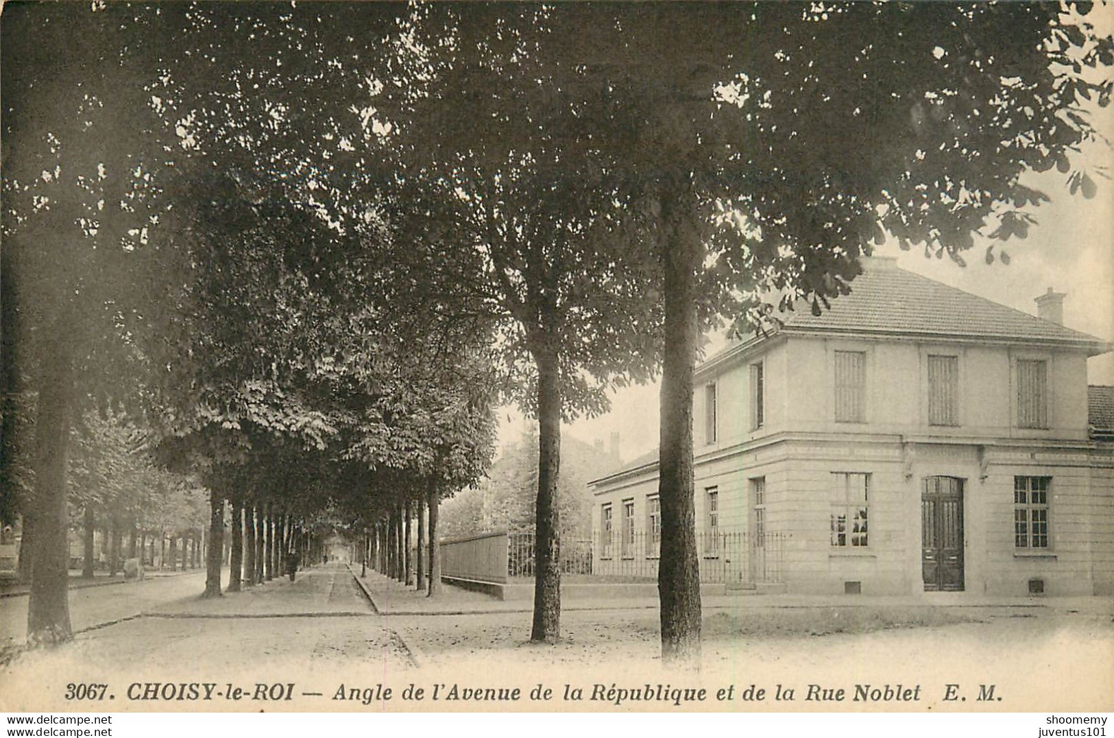 CPA Choisy Le Roi-Angle De L'avenue De La République Et De La Rue Noblet    L2126 - Choisy Le Roi