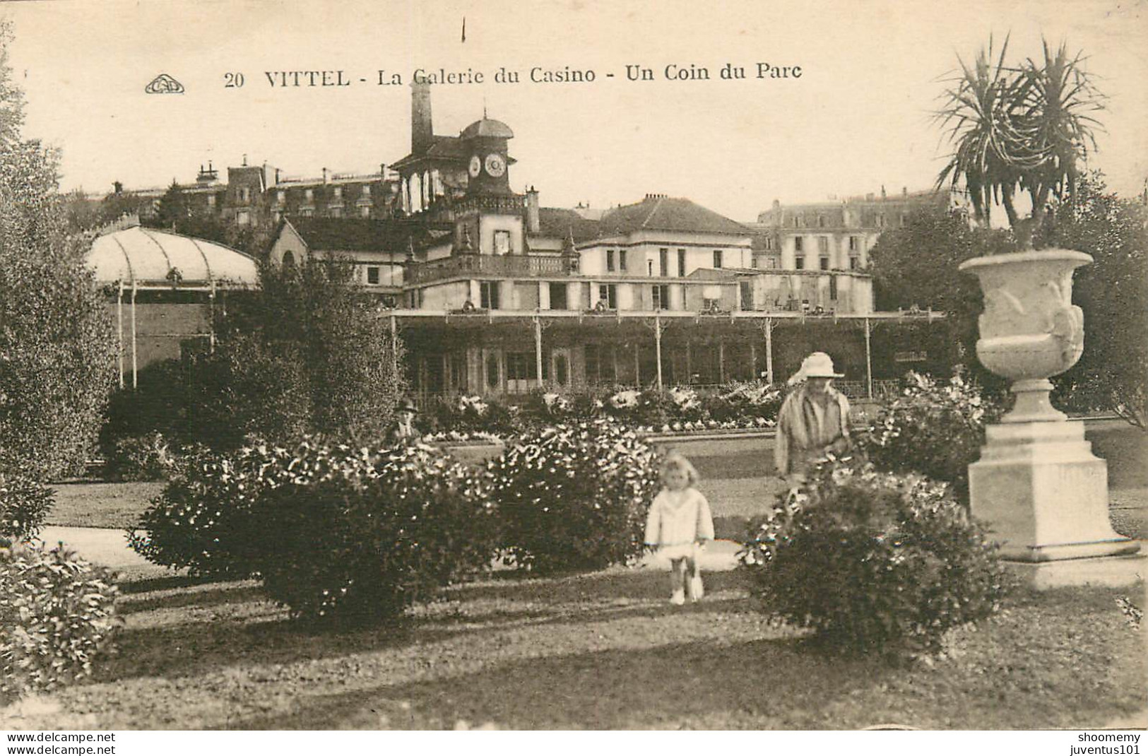 CPA Vittel-La Galerie Du Casino-Un Coin Du Parc-20       L2206 - Contrexeville
