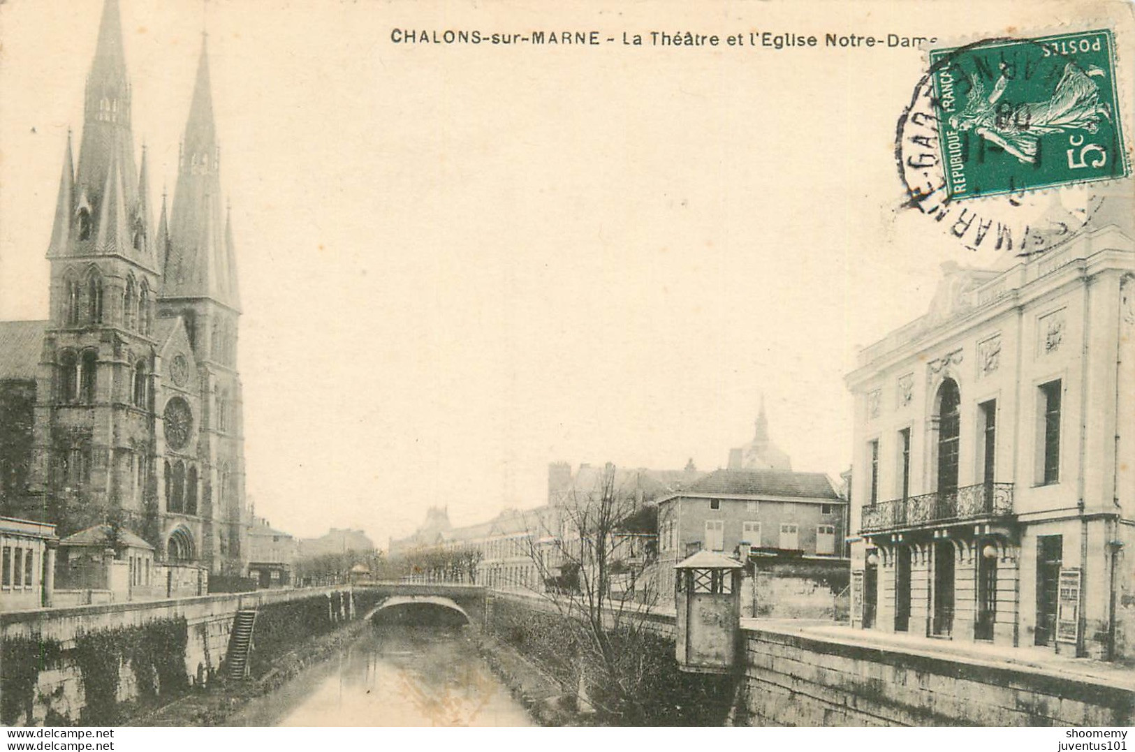 CPA Chalons Sur Marne-Le Théâtre Et L'église-Timbre     L2203 - Châlons-sur-Marne